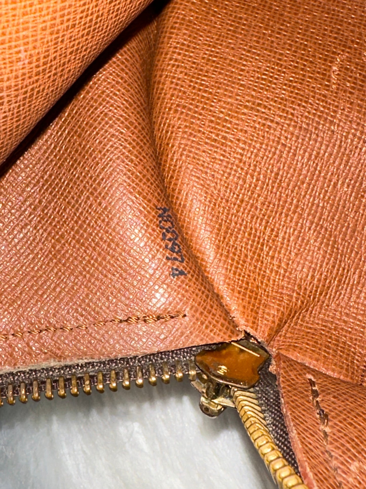 Pre-owned Authentic Louis Vuitton Papillon 30 Monogram Handbag