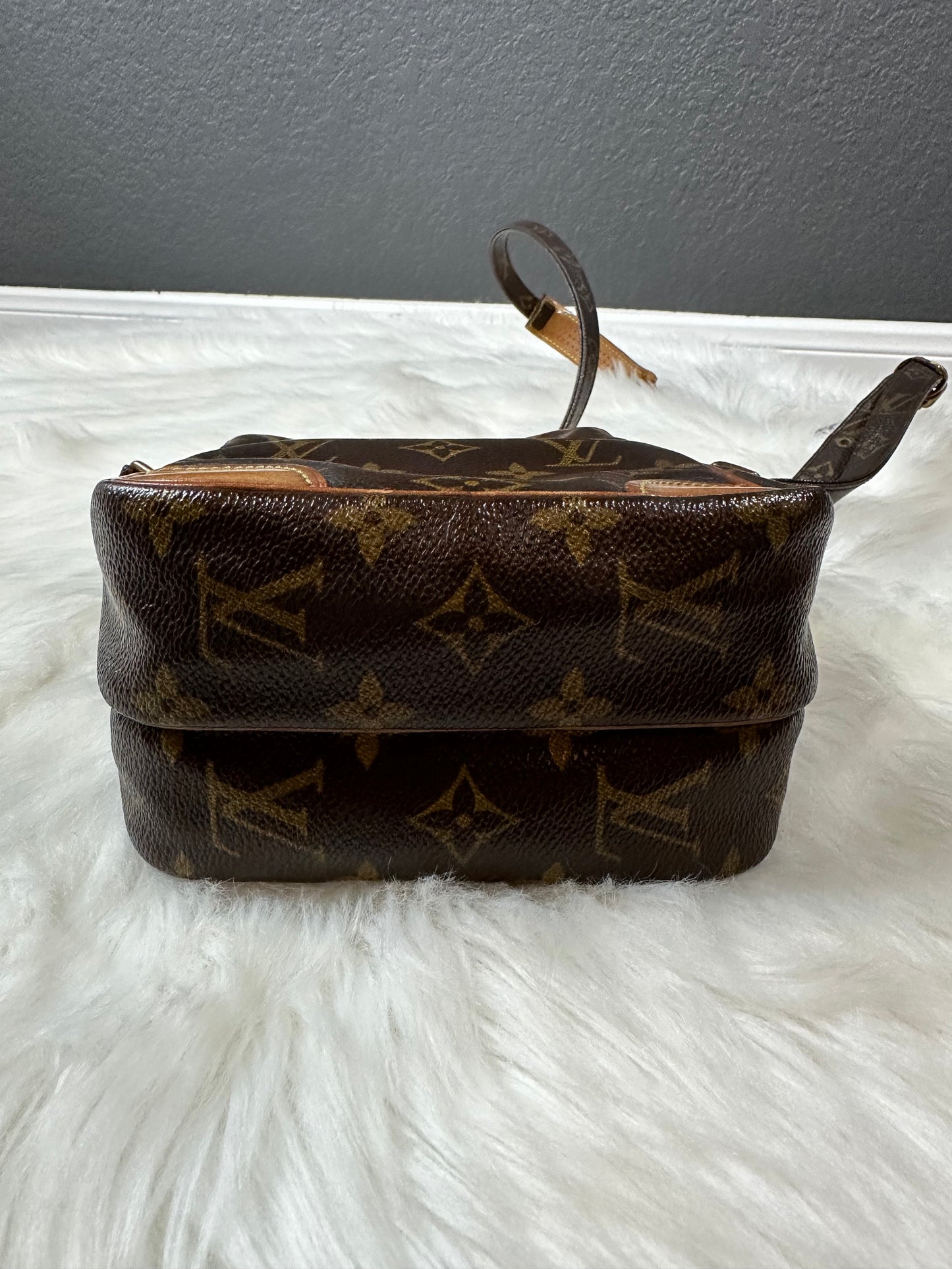 Pre-owned Authentic Louis Vuitton Amazon Monogram Crossbody Bag