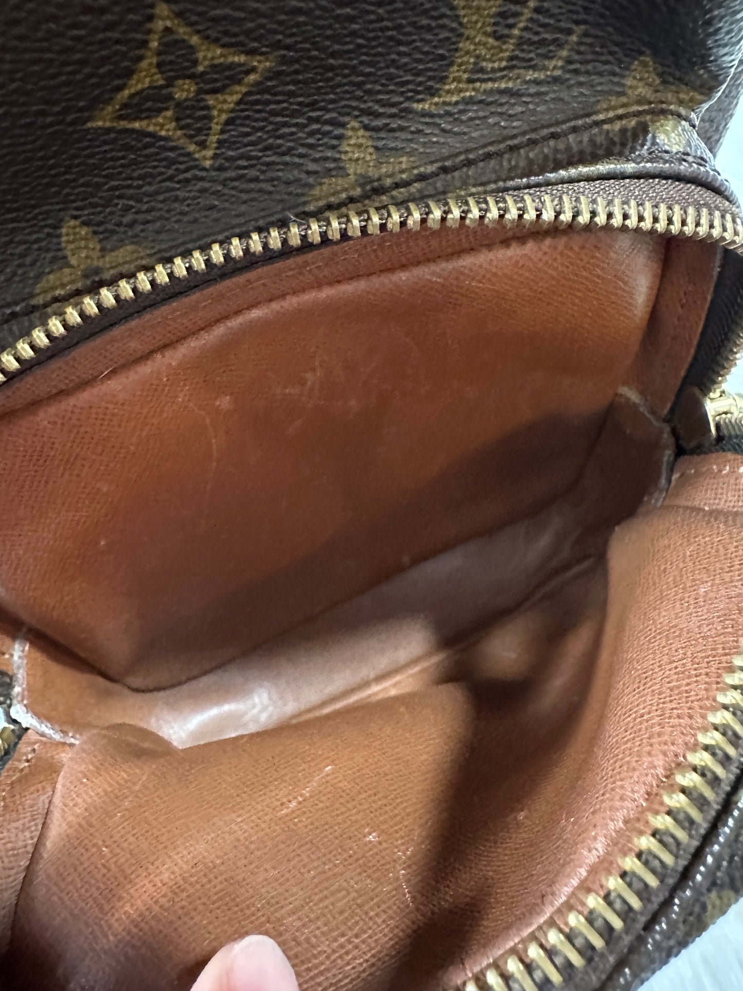 Pre-owned Authentic Louis Vuitton Amazon Monogram Crossbody Bag