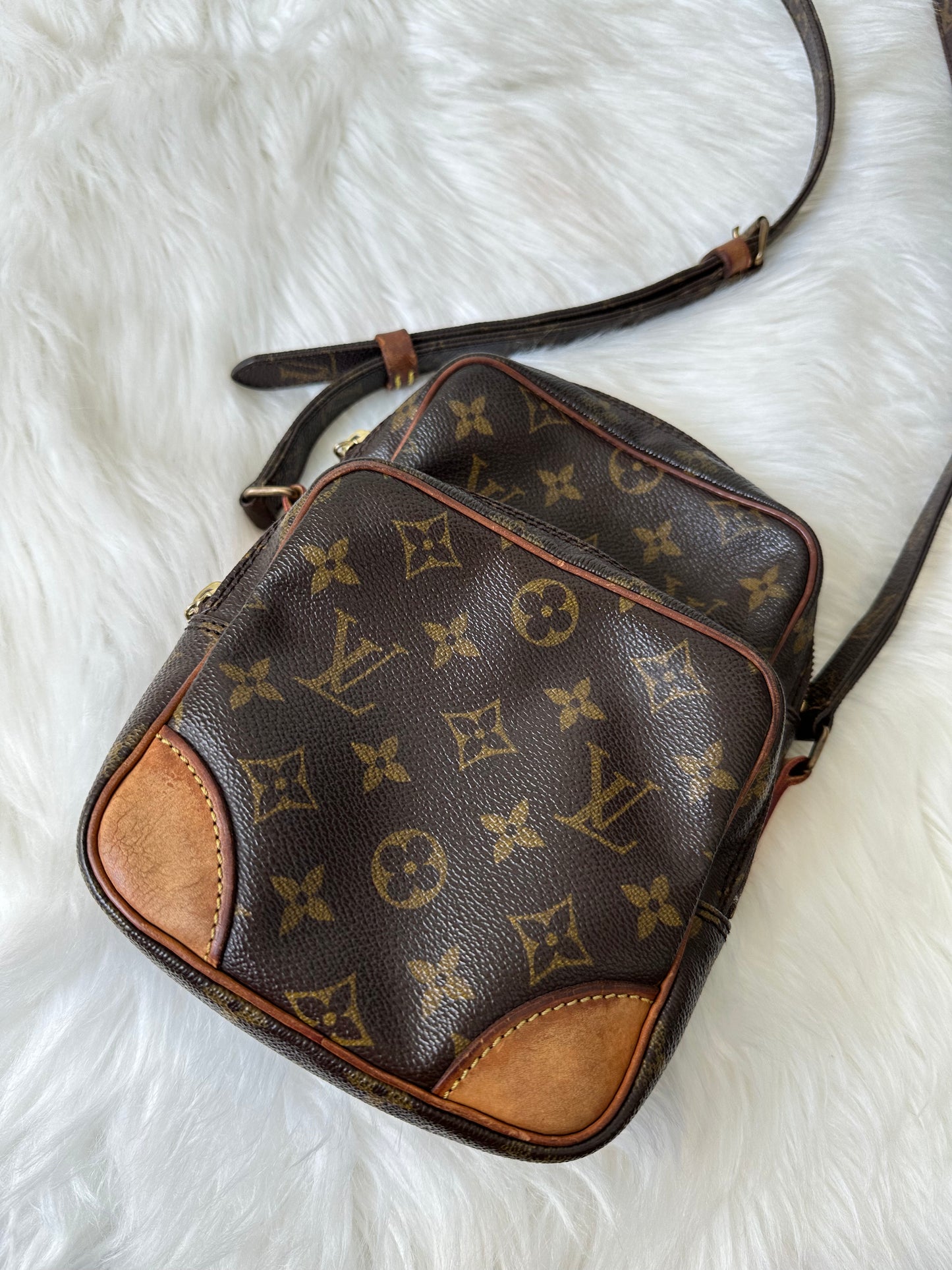 Pre-owned Authentic Louis Vuitton Amazon Monogram Crossbody Bag