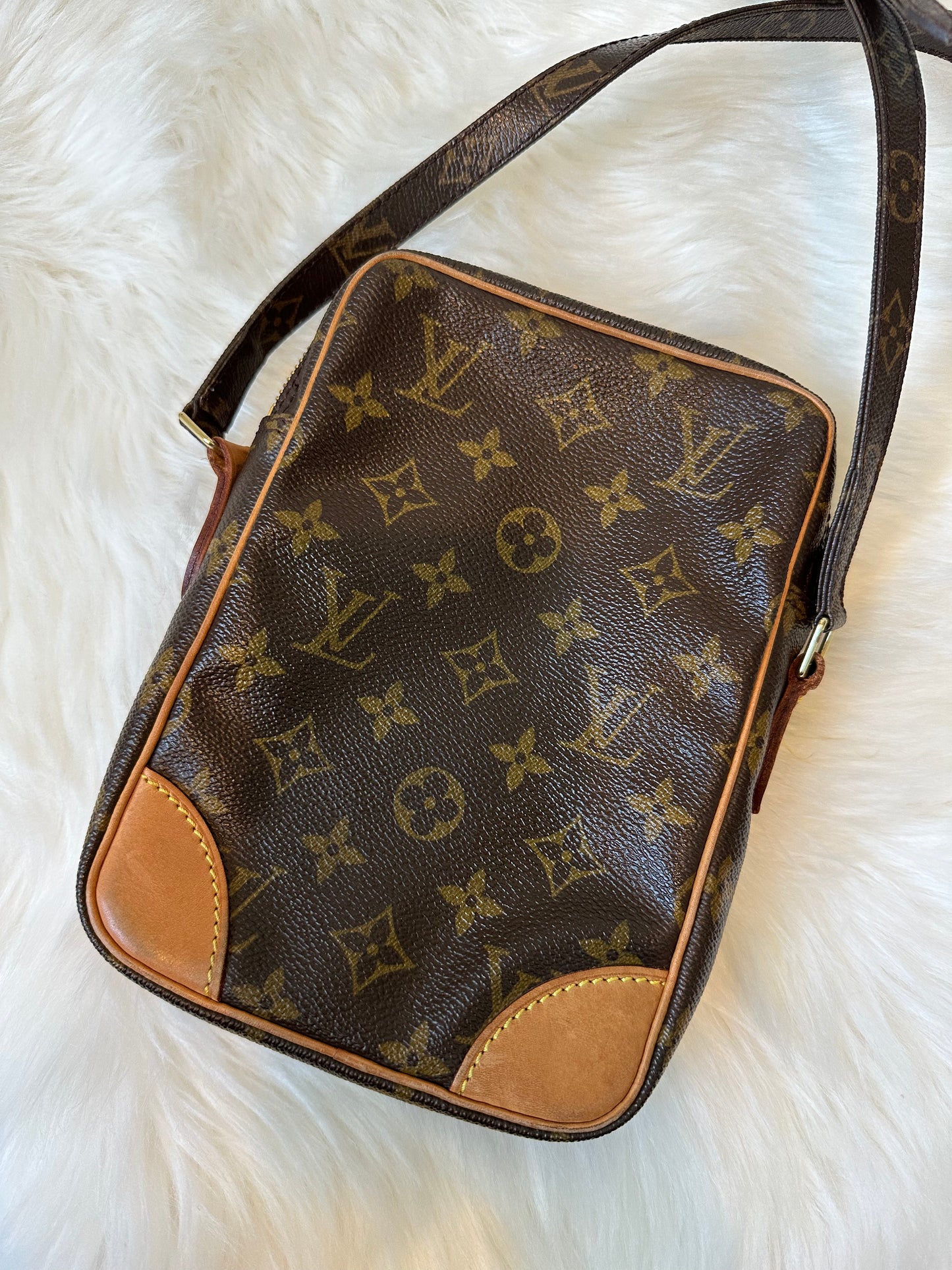 Pre-owned Authentic Louis Vuitton Danube Monogram Crossbody Bag