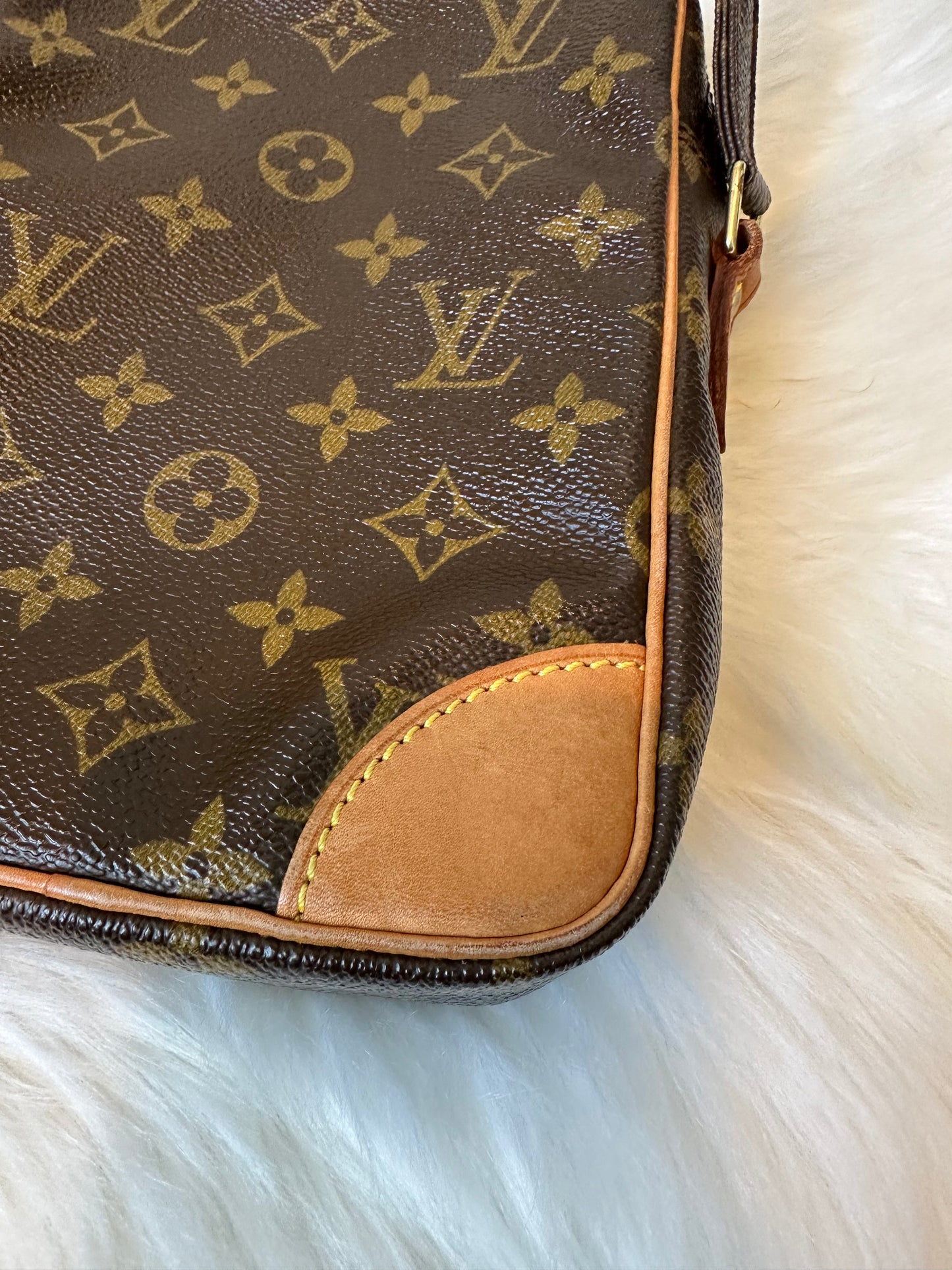 Pre-owned Authentic Louis Vuitton Danube Monogram Crossbody Bag