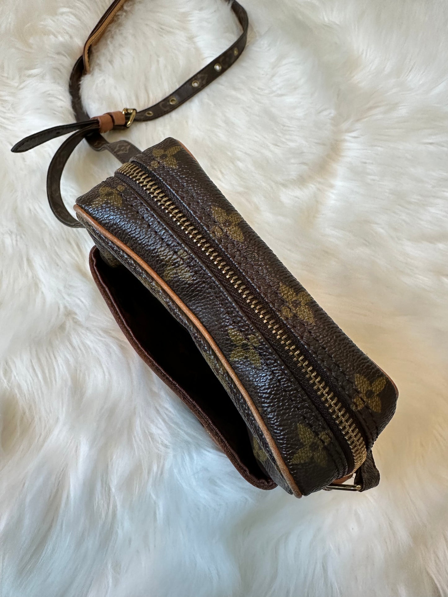 Pre-owned Authentic Louis Vuitton Danube Monogram Crossbody Bag
