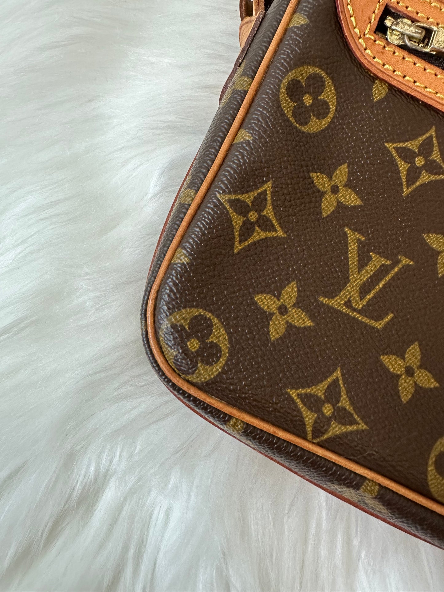 Pre-owned Authentic Louis Vuitton Saint Germain 28 Monogram Shoulder / Crossbody Bag