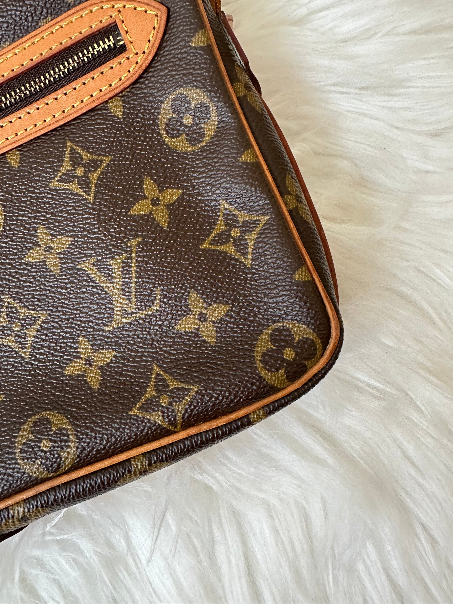 Pre-owned Authentic Louis Vuitton Saint Germain 28 Monogram Shoulder / Crossbody Bag