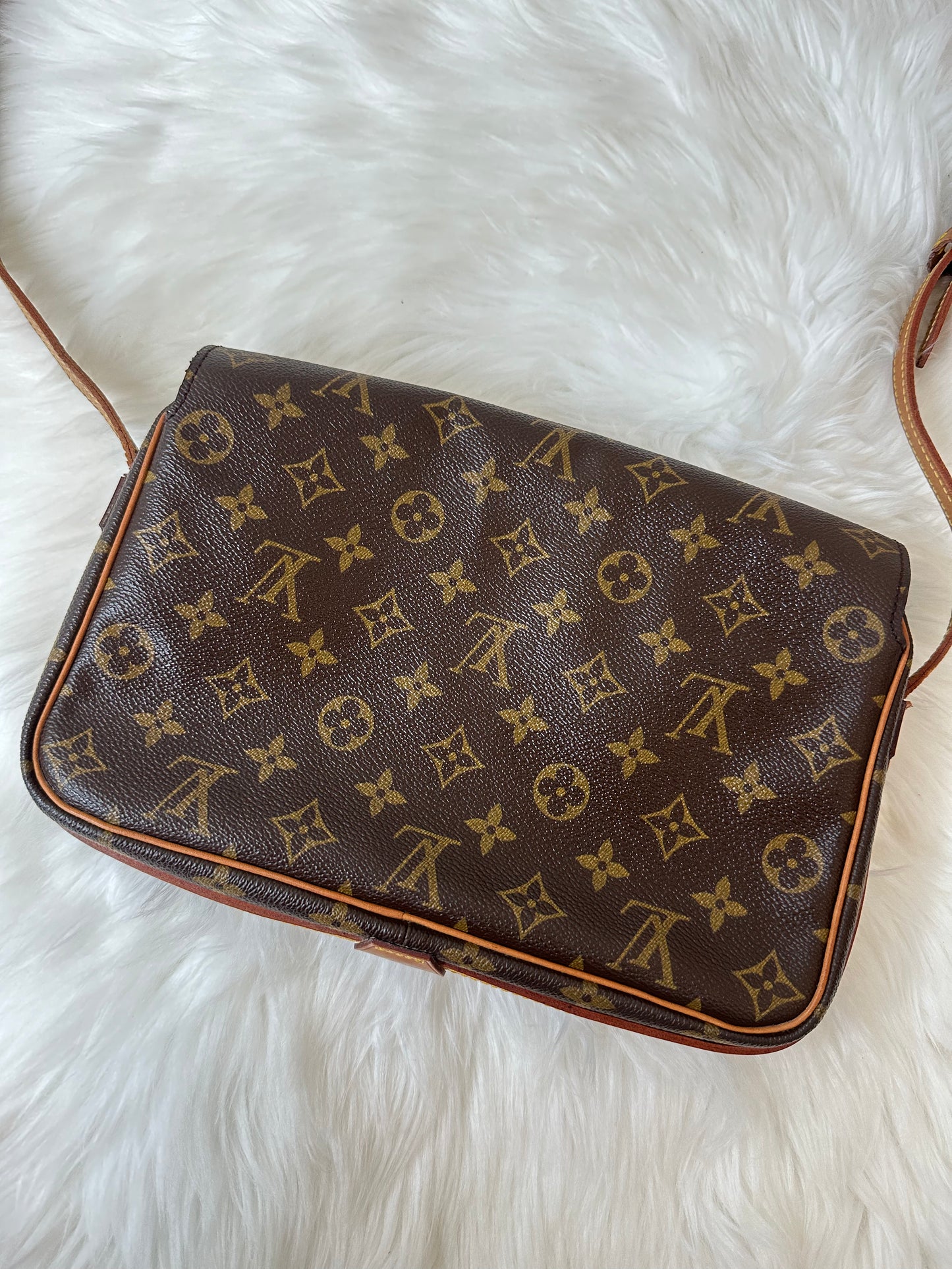 Pre-owned Authentic Louis Vuitton Saint Germain 28 Monogram Shoulder / Crossbody Bag