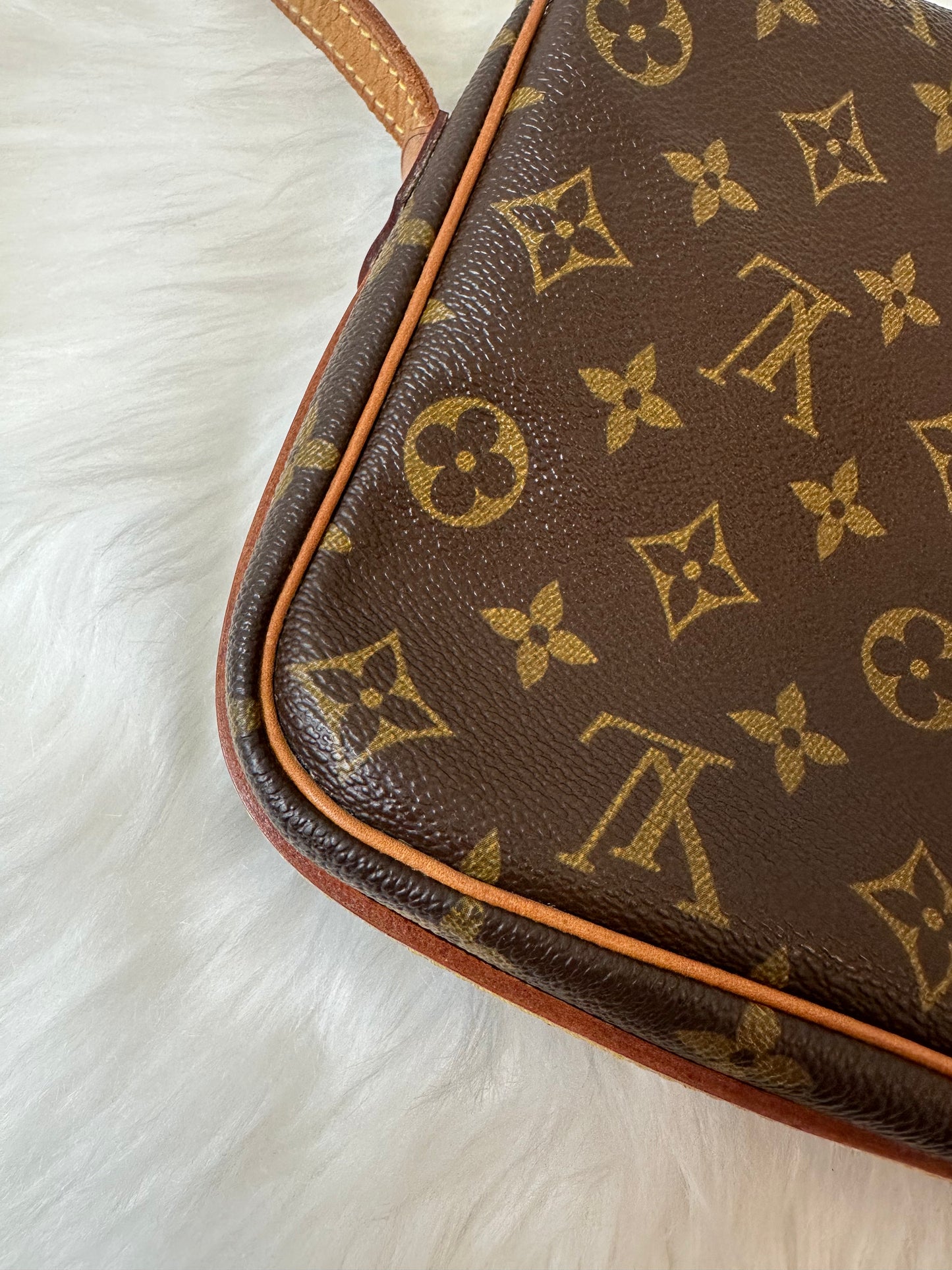 Pre-owned Authentic Louis Vuitton Saint Germain 28 Monogram Shoulder / Crossbody Bag