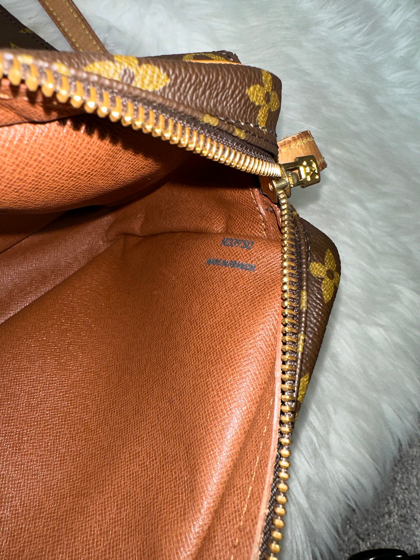 Pre-owned Authentic Louis Vuitton Saint Germain 28 Monogram Shoulder / Crossbody Bag