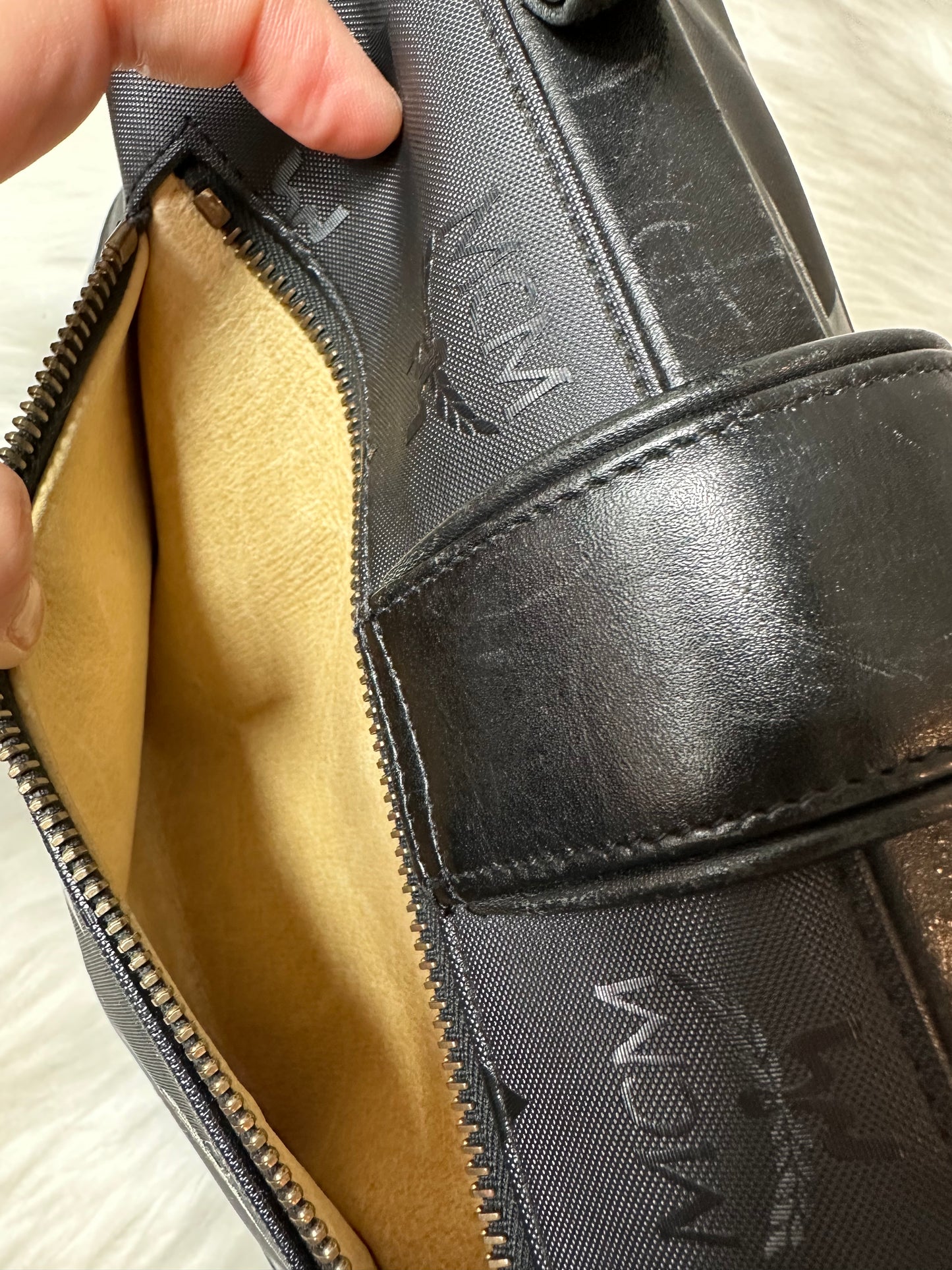 Pre-owned Authentic MCM Black Handbag