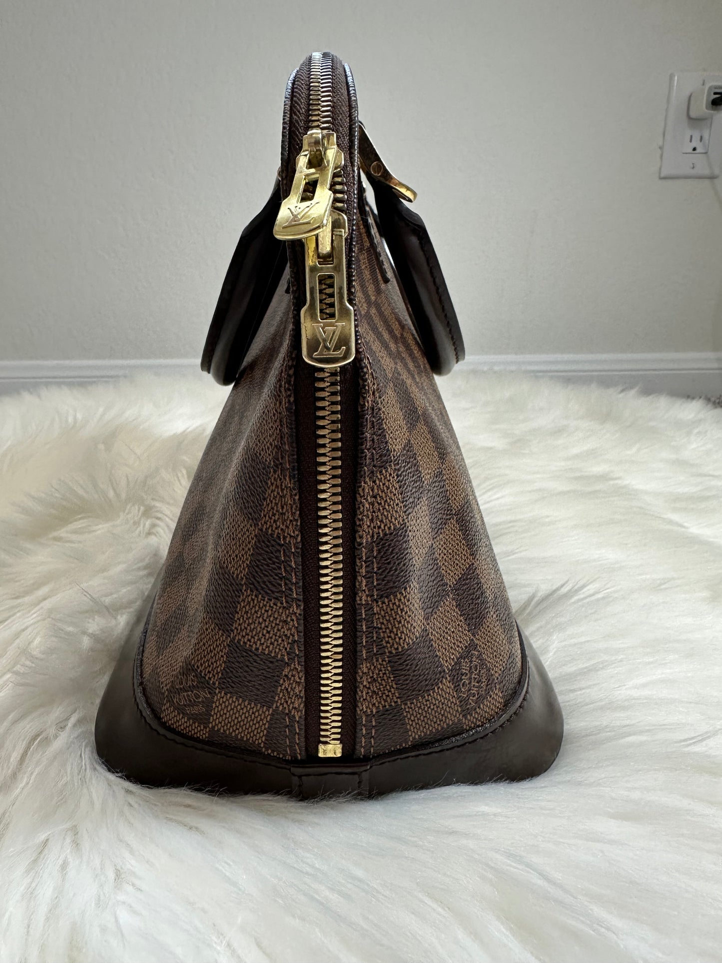 Pre-owned Authentic Louis Vuitton Alma PM Damier Ebene Handbag