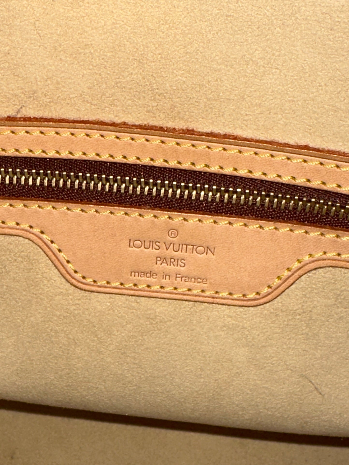 Pre-owned Authentic Louis Vuitton Cite GM Monogram Shoulder Bag