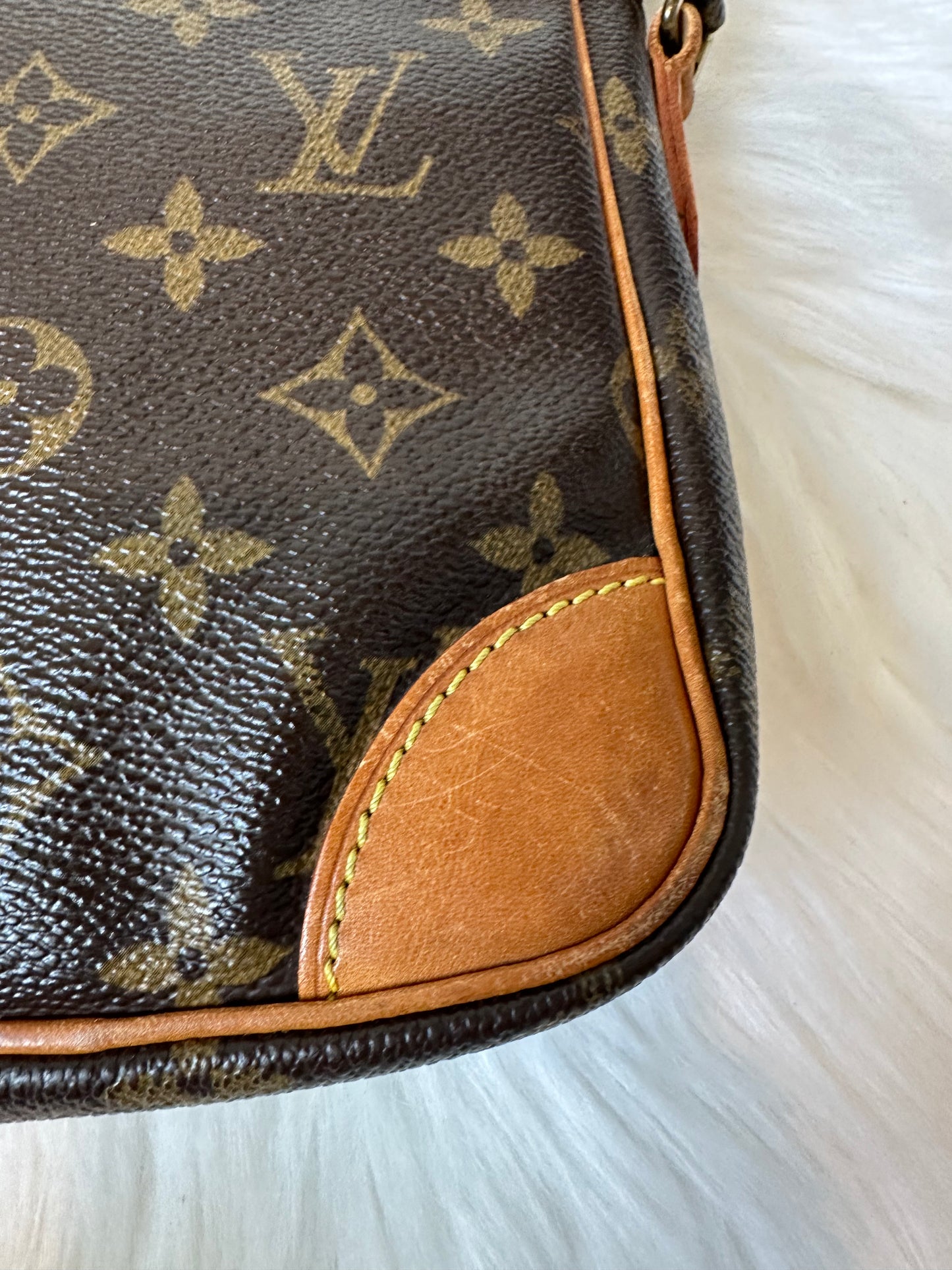 Pre-owned Authentic Louis Vuitton Danube Monogram Crossbody Bag