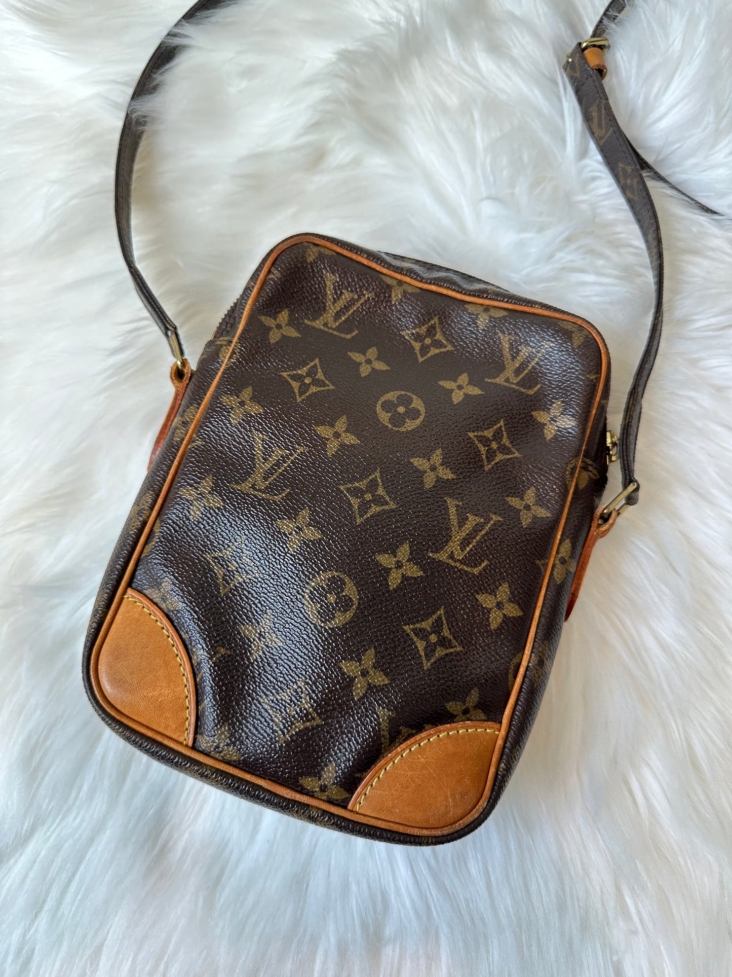 Pre-owned Authentic Louis Vuitton Danube Monogram Crossbody Bag
