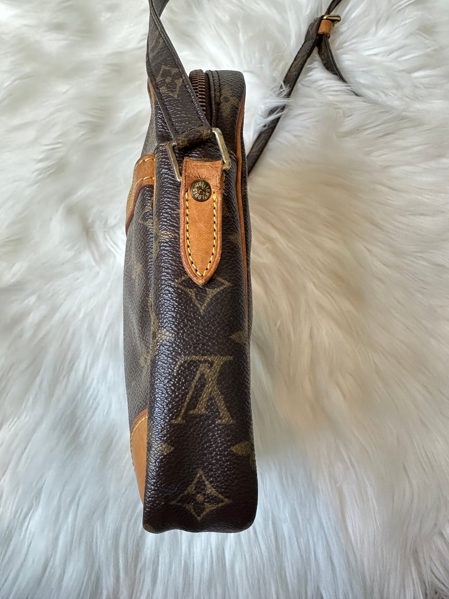 Pre-owned Authentic Louis Vuitton Danube Monogram Crossbody Bag