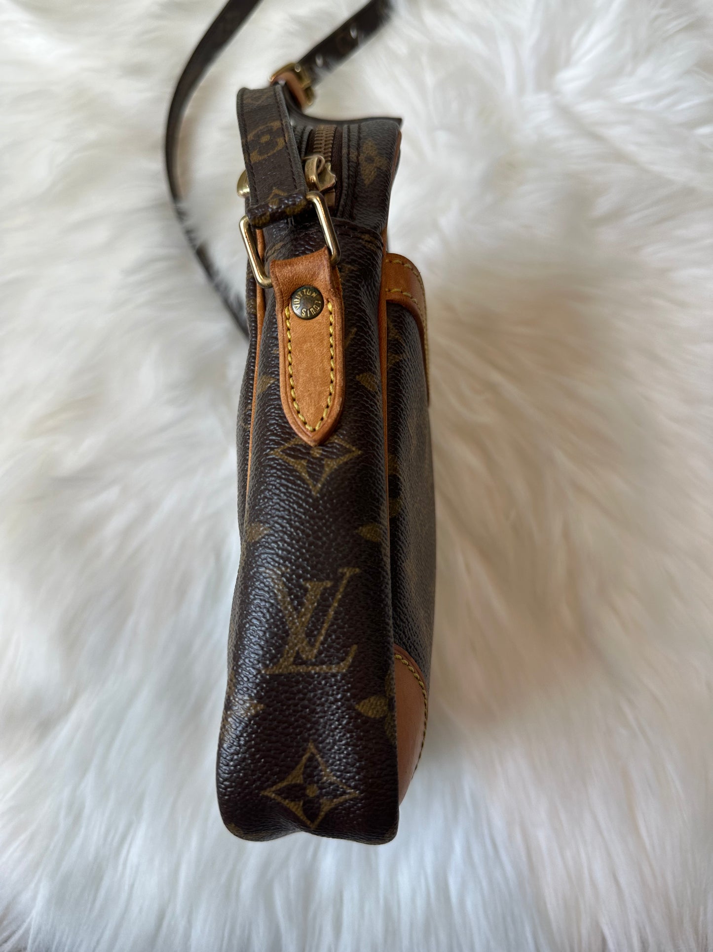 Pre-owned Authentic Louis Vuitton Danube Monogram Crossbody Bag