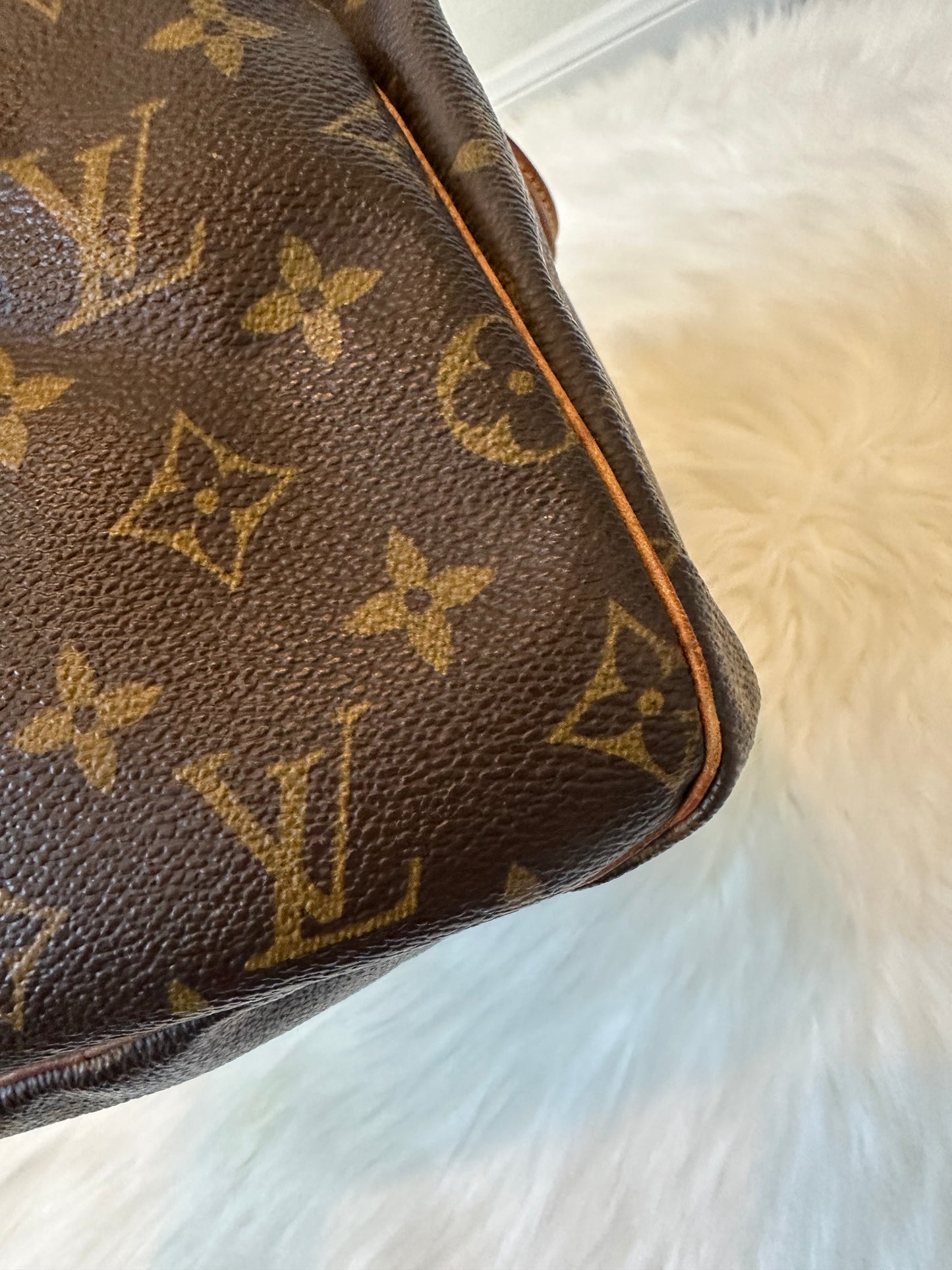 Pre-owned Authentic Louis Vuitton Speedy 30 Monogram Handbag