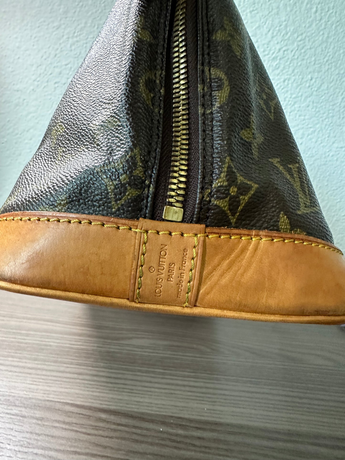 Pre-owned Authentic Louis Vuitton Alma PM Monogram Handbag