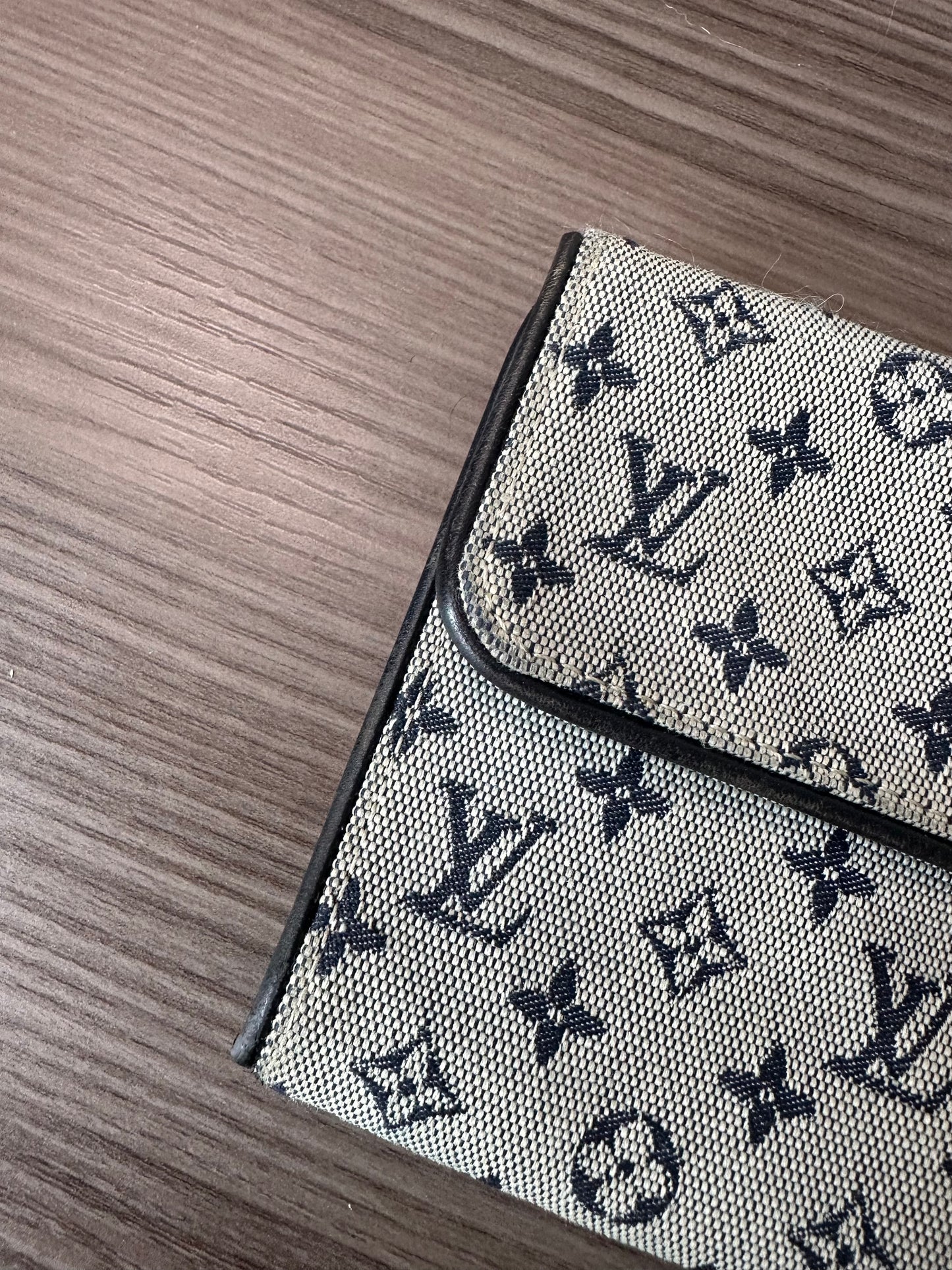 Pre-owned Louis Vuitton Mini Lin International Long Wallet