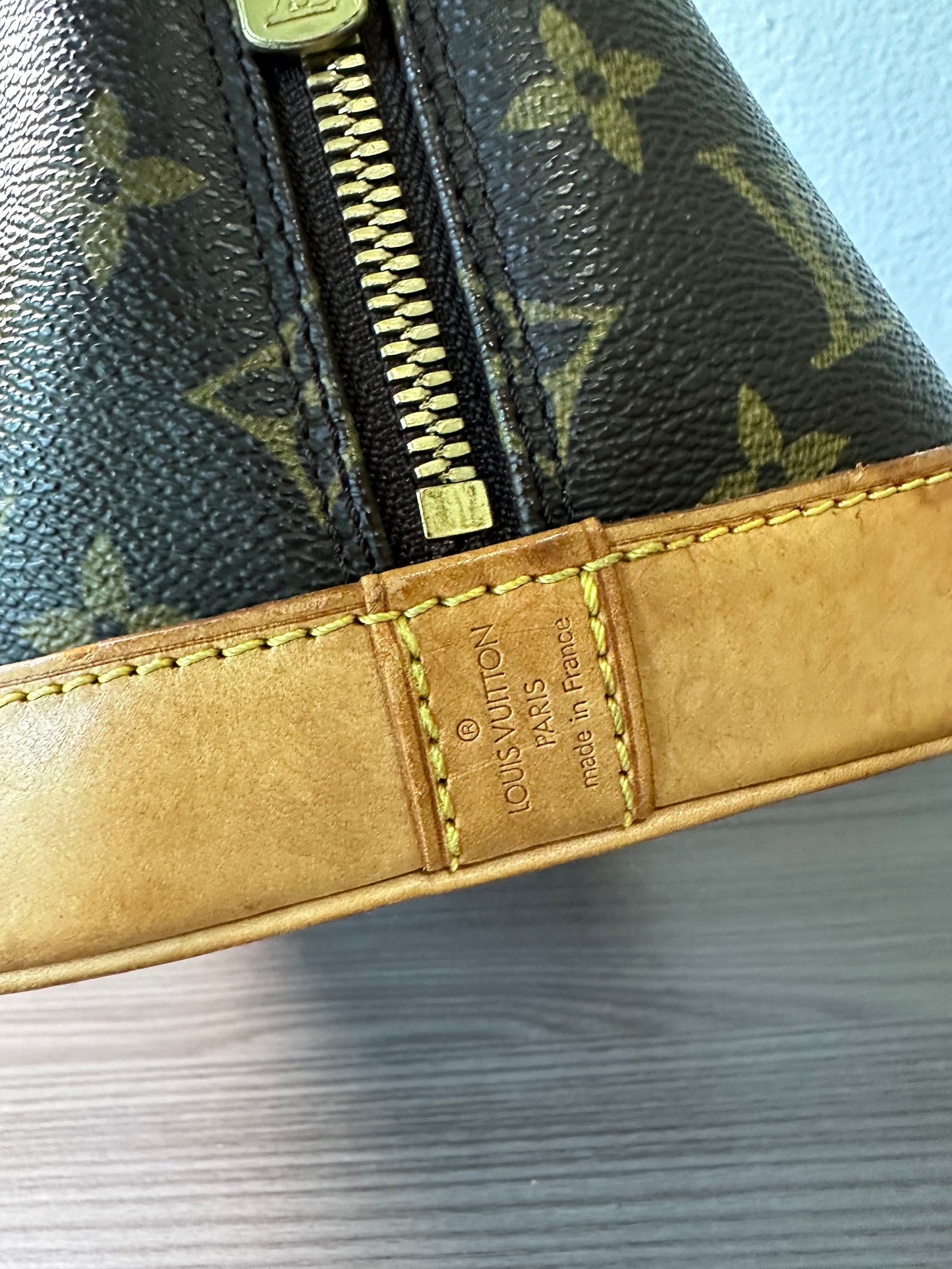 Pre-owned Authentic Louis Vuitton Alma PM Monogram Handbag