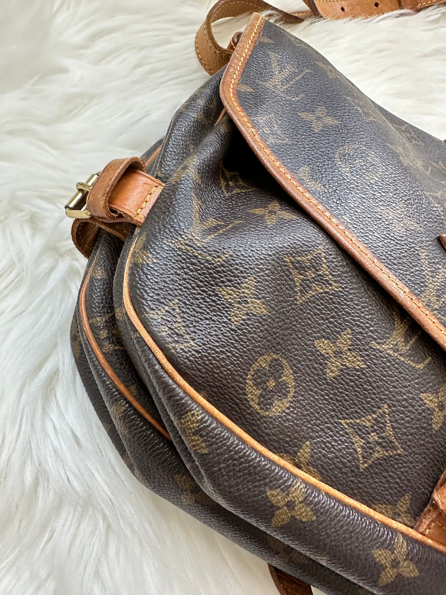 Pre-owned Authentic Louis Vuitton Saumur 30 Monogram Crossbody Bag