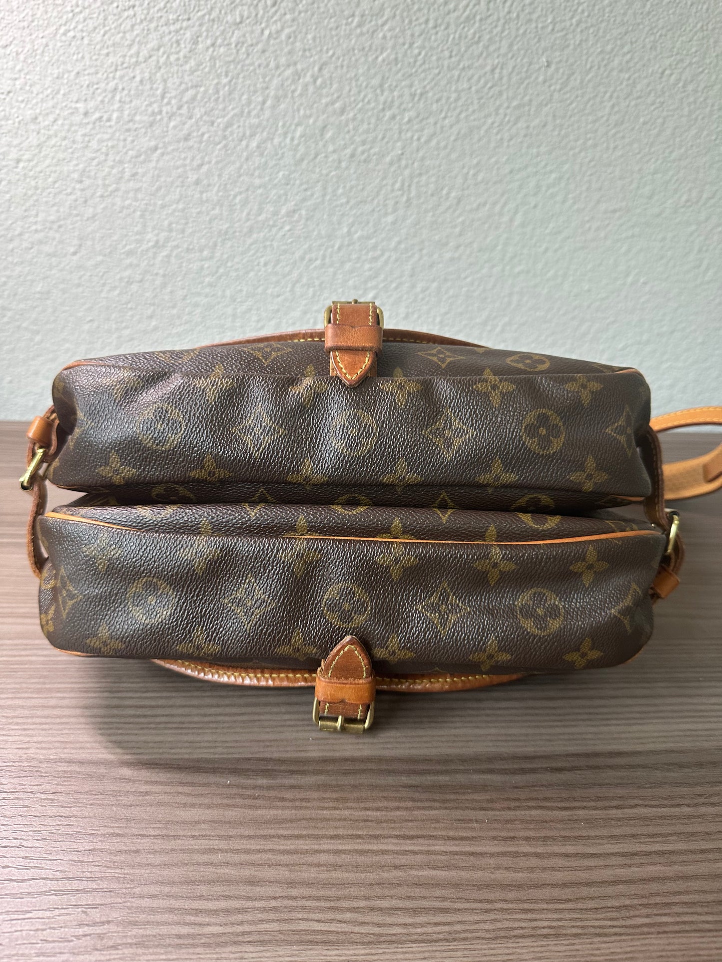 Pre-owned Authentic Louis Vuitton Saumur 30 Monogram Crossbody Bag