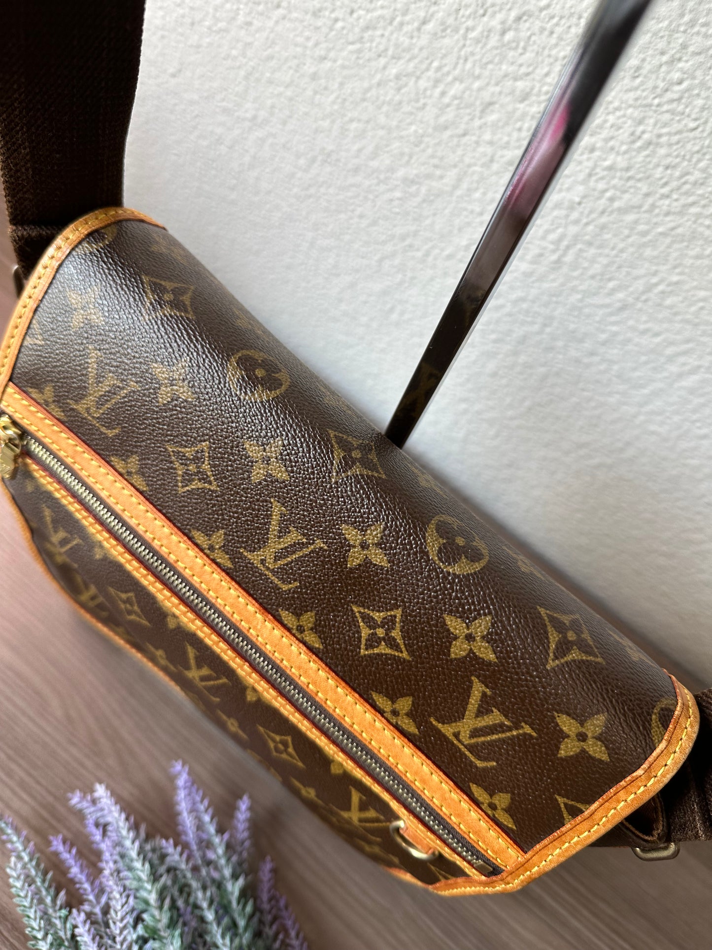 Pre-owned Authentic Louis Vuitton Bosphore PM Monogram Shoulder / Crossbody bag