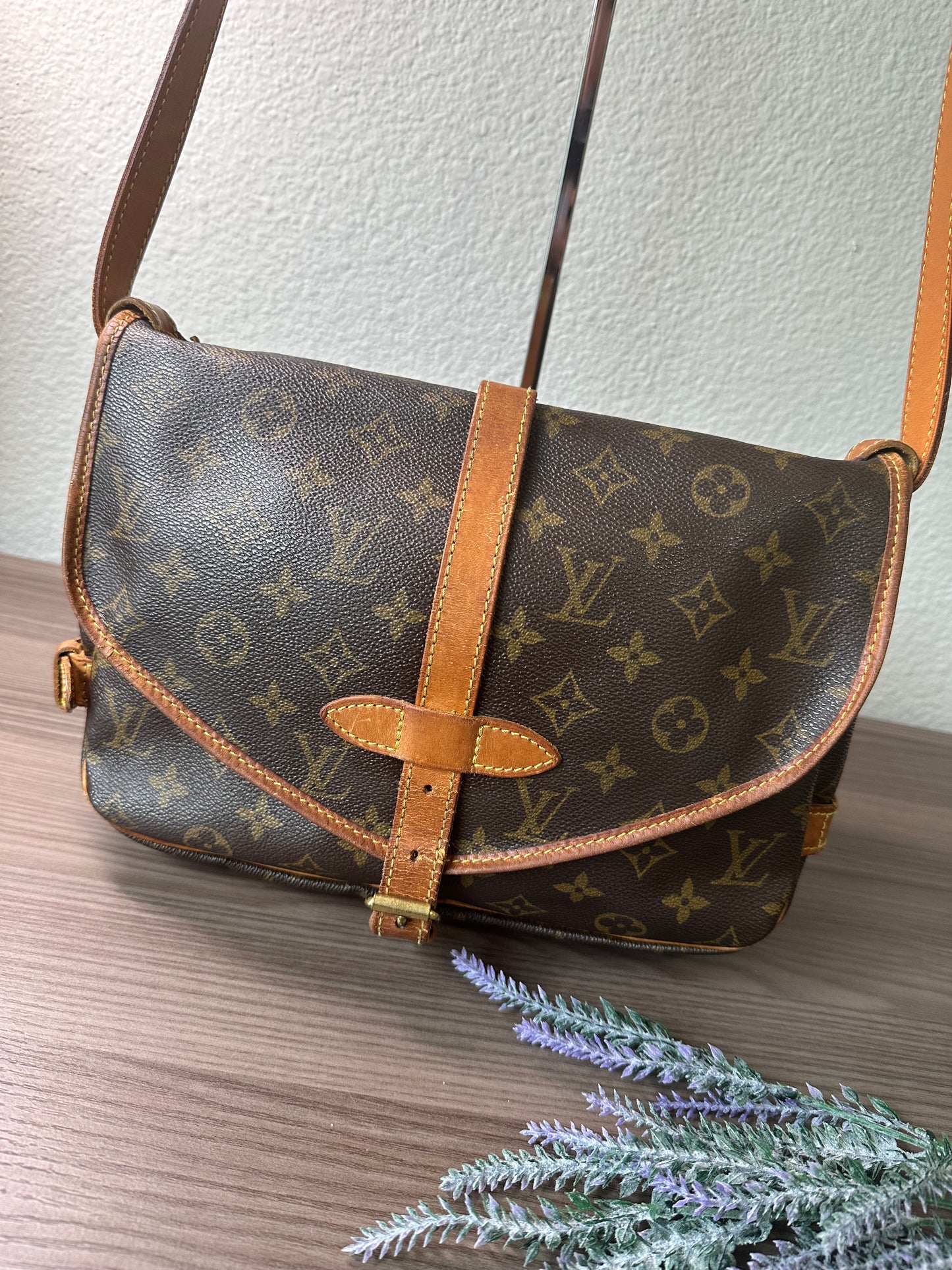 Pre-owned Authentic Louis Vuitton Saumur 30 Monogram Crossbody Bag