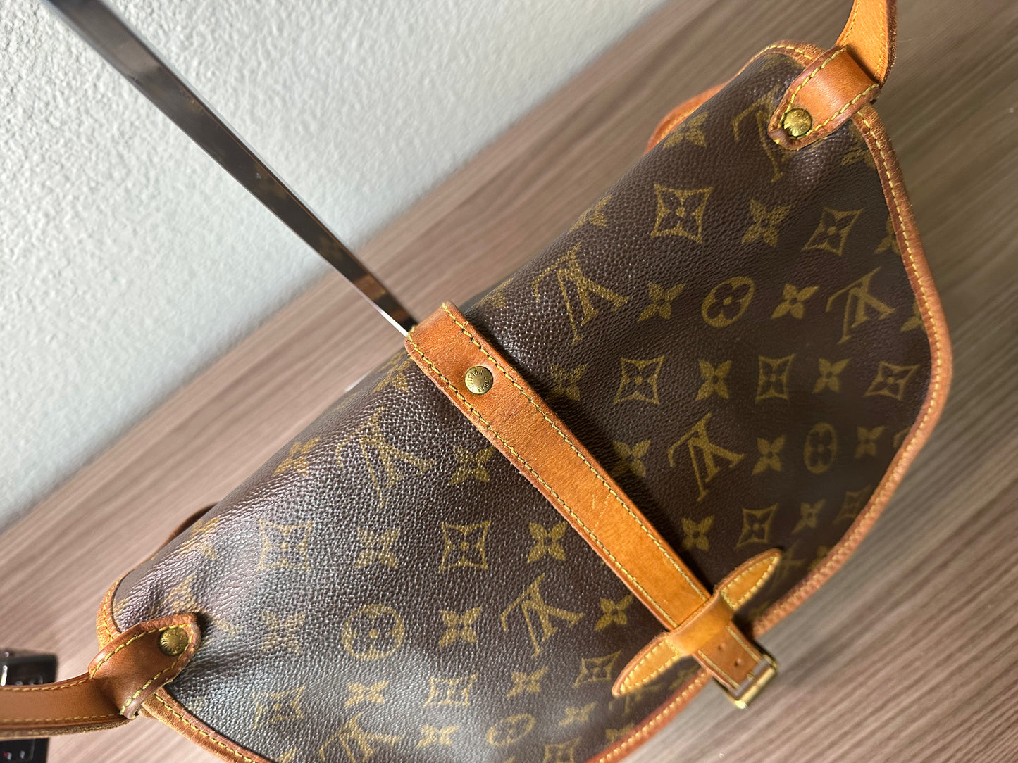 Pre-owned Authentic Louis Vuitton Saumur 30 Monogram Crossbody Bag