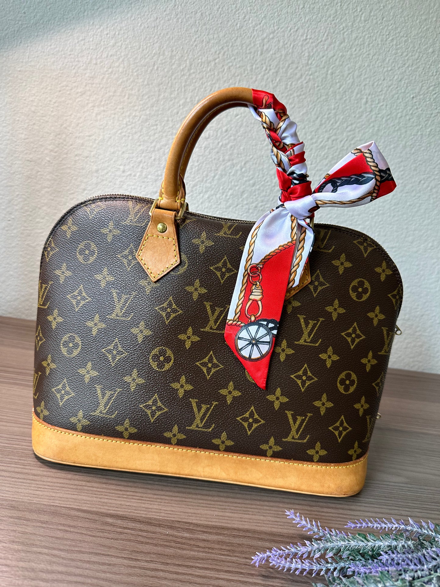 Pre-owned Authentic Louis Vuitton Alma PM Monogram Handbag