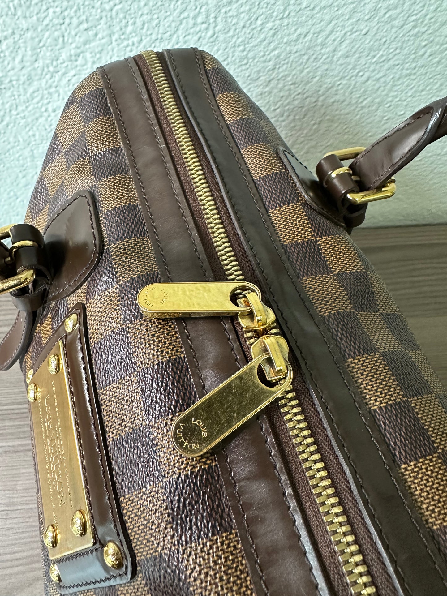 Pre-owned Authentic Louis Vuitton Berkeley Damier Ebene Handbag