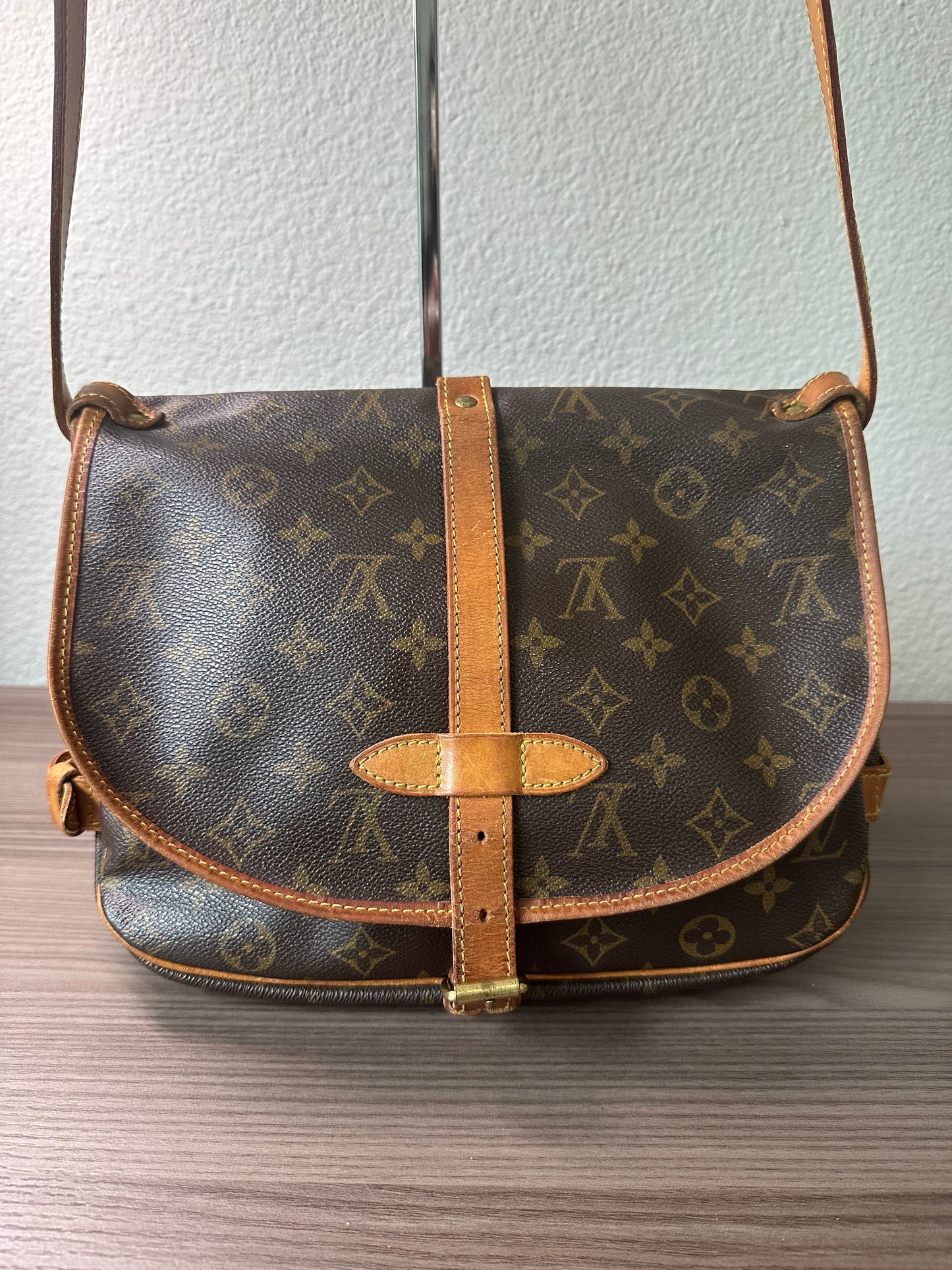 Pre-owned Authentic Louis Vuitton Saumur 30 Monogram Crossbody Bag