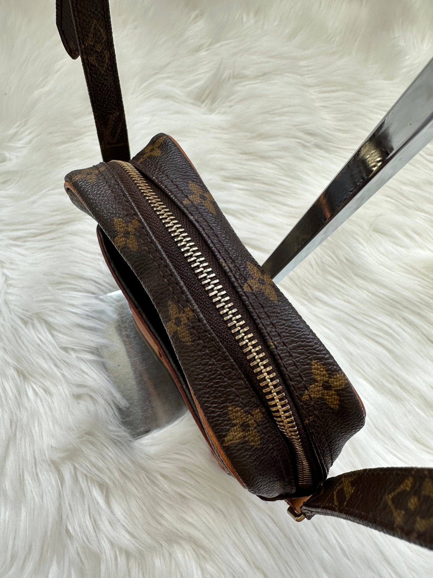 Pre-owned Authentic Louis Vuitton Danube Monogram Crossbody Bag