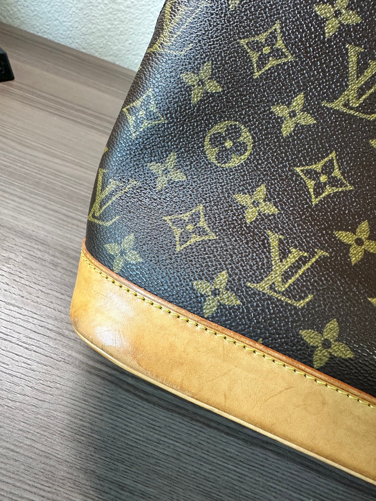 Pre-owned Authentic Louis Vuitton Alma PM Monogram Handbag