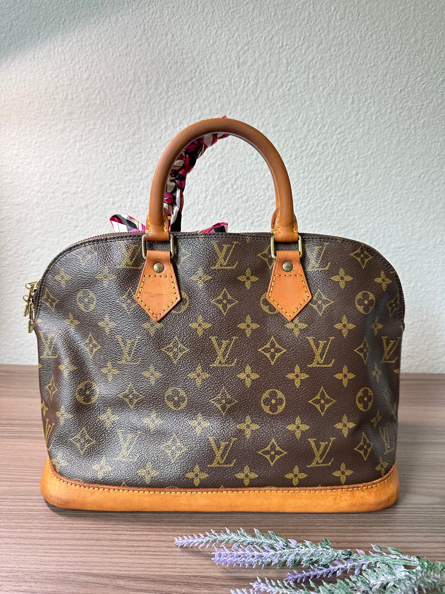 Pre-owned Authentic Louis Vuitton Alma PM Monogram Handbag