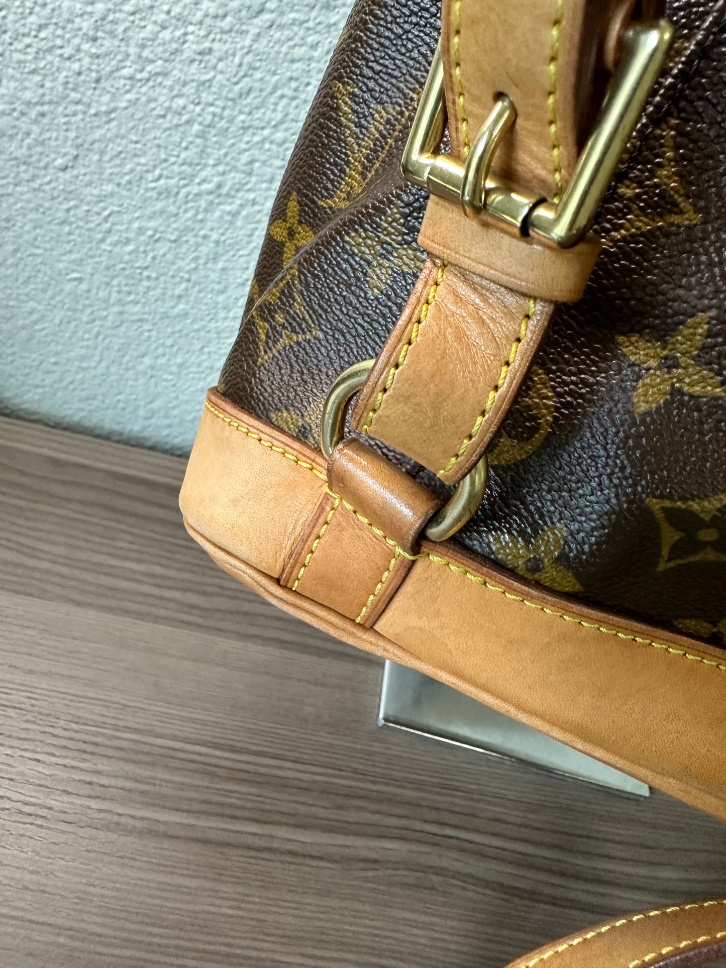 Pre-owned Authentic Louis Vuitton Montsouris MM Monogram Backpack Bag