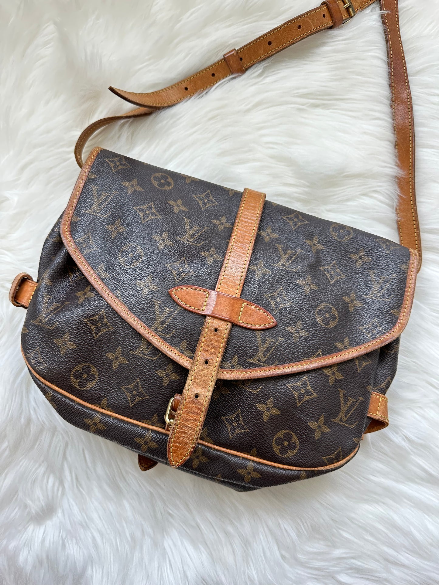 Pre-owned Authentic Louis Vuitton Saumur 30 Monogram Crossbody Bag