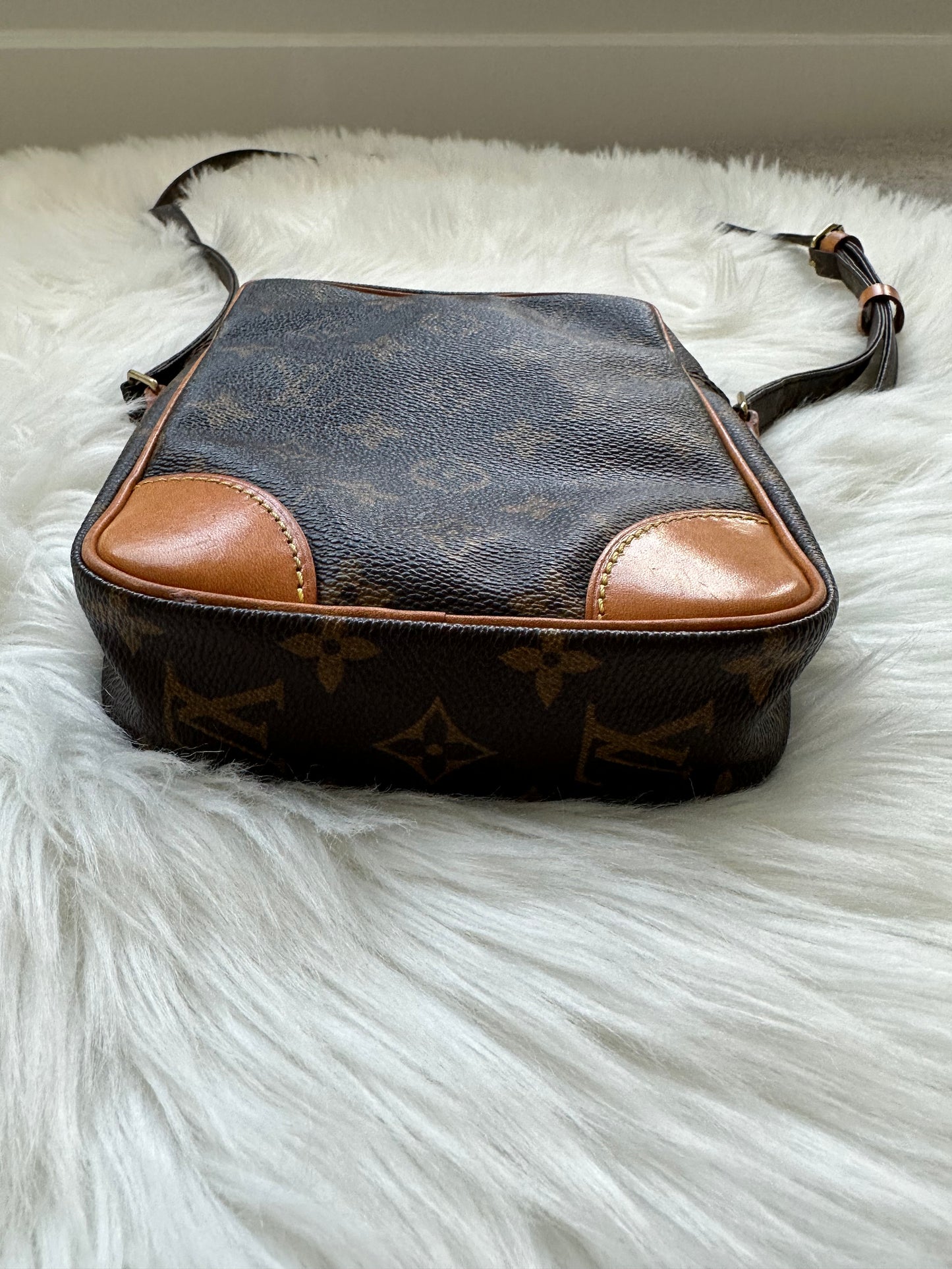 Pre-owned Authentic Louis Vuitton Danube Monogram Crossbody Bag