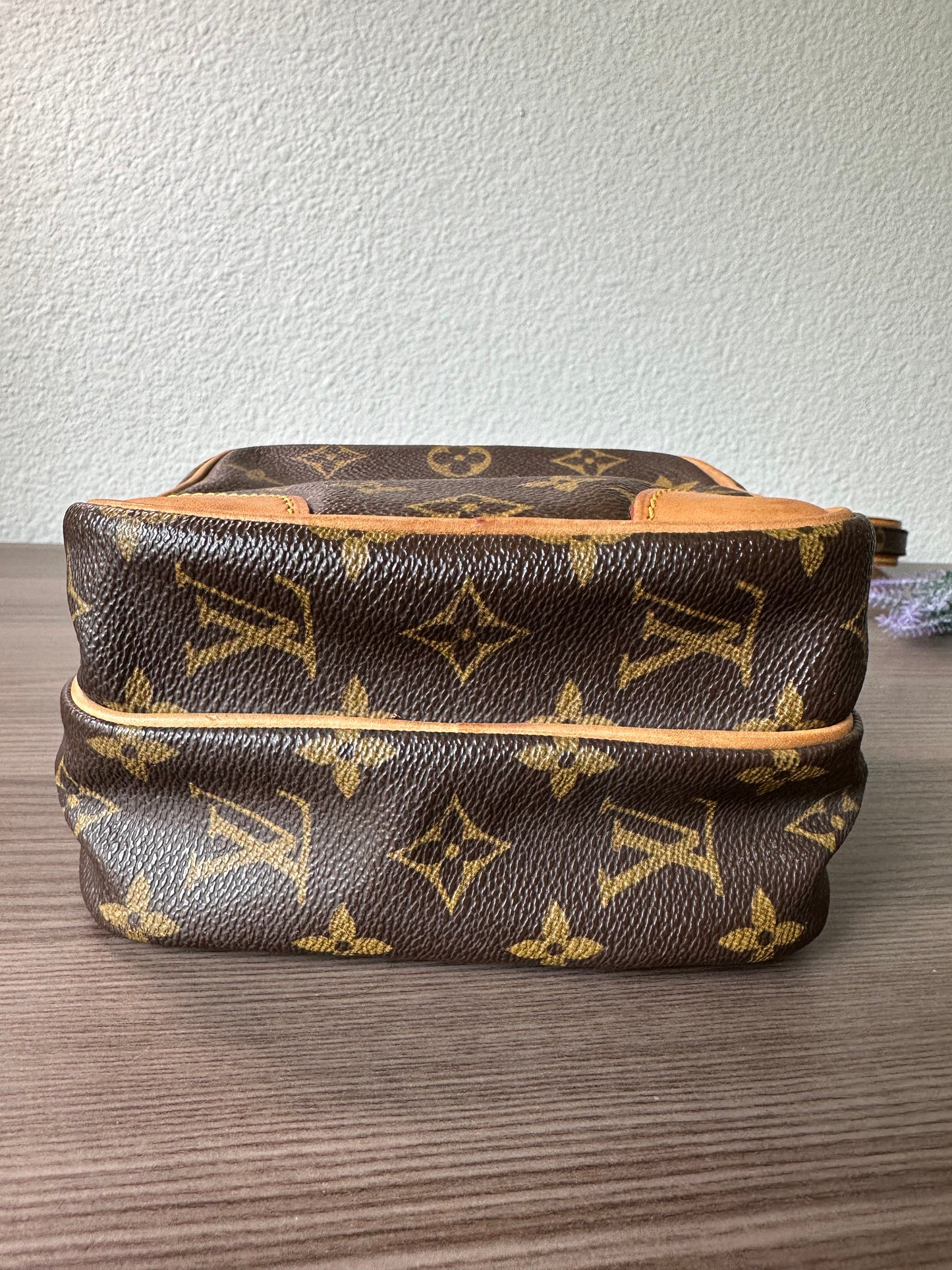 Pre-owned Authentic Louis Vuitton Amazon Monogram Crossbody Bag