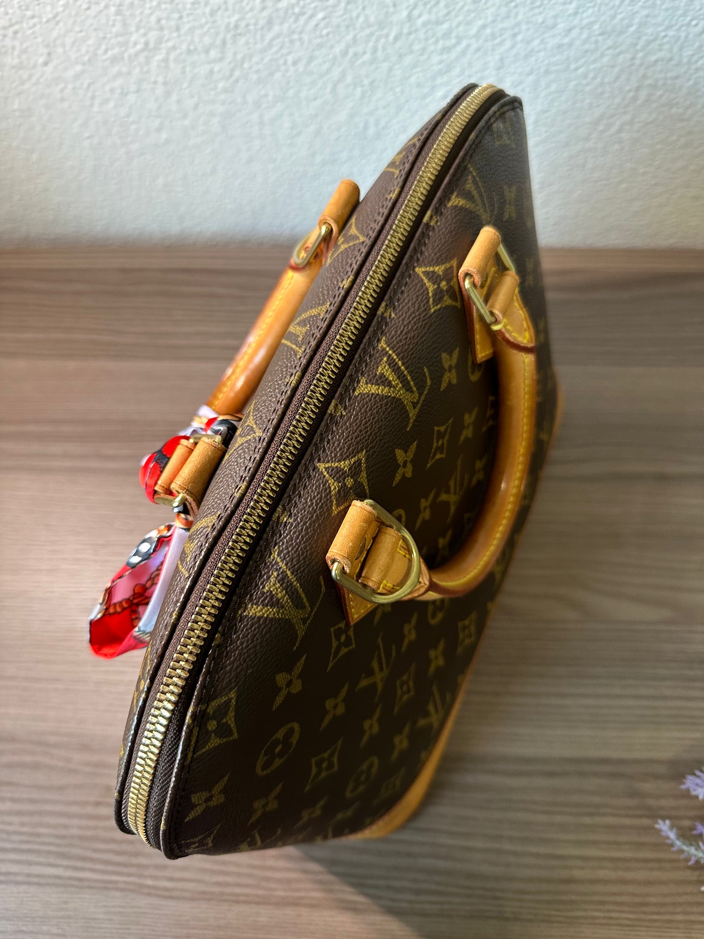 Pre-owned Authentic Louis Vuitton Alma PM Monogram Handbag