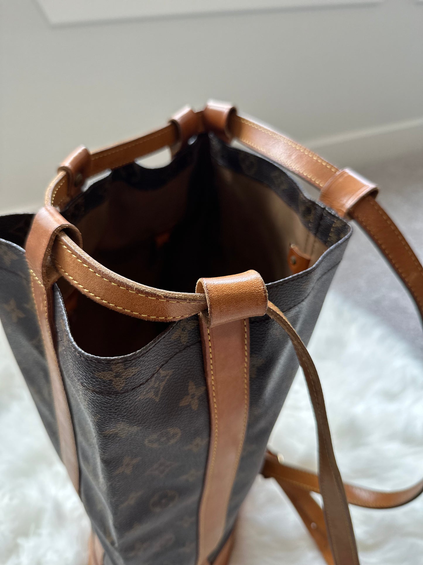 Pre-owned Authentic Louis Vuitton Randonee GM Monogram Backpack