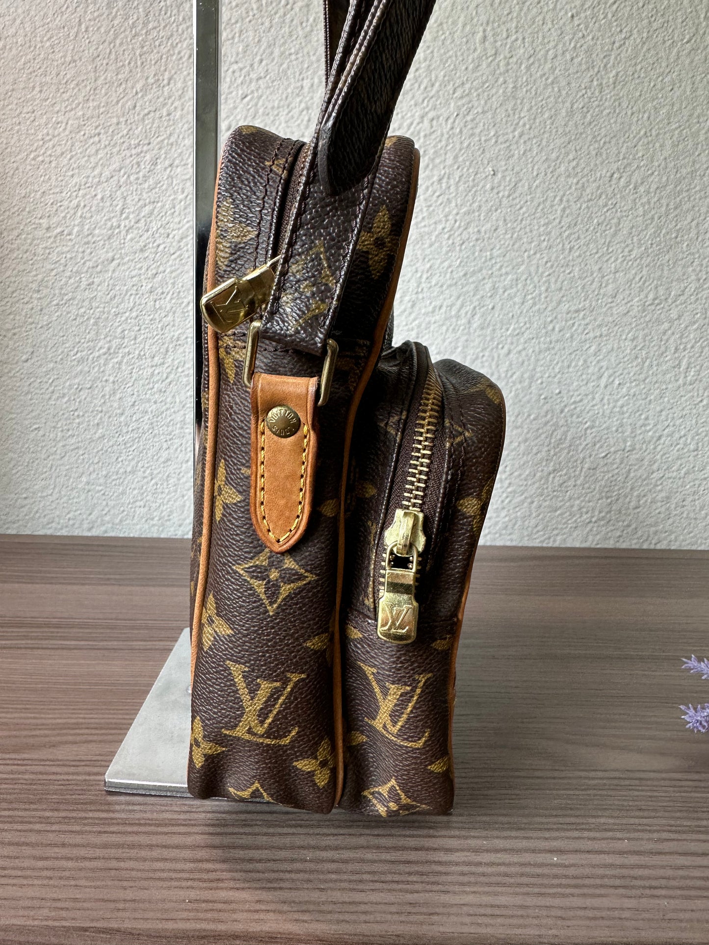 Pre-owned Authentic Louis Vuitton Amazon Monogram Crossbody Bag
