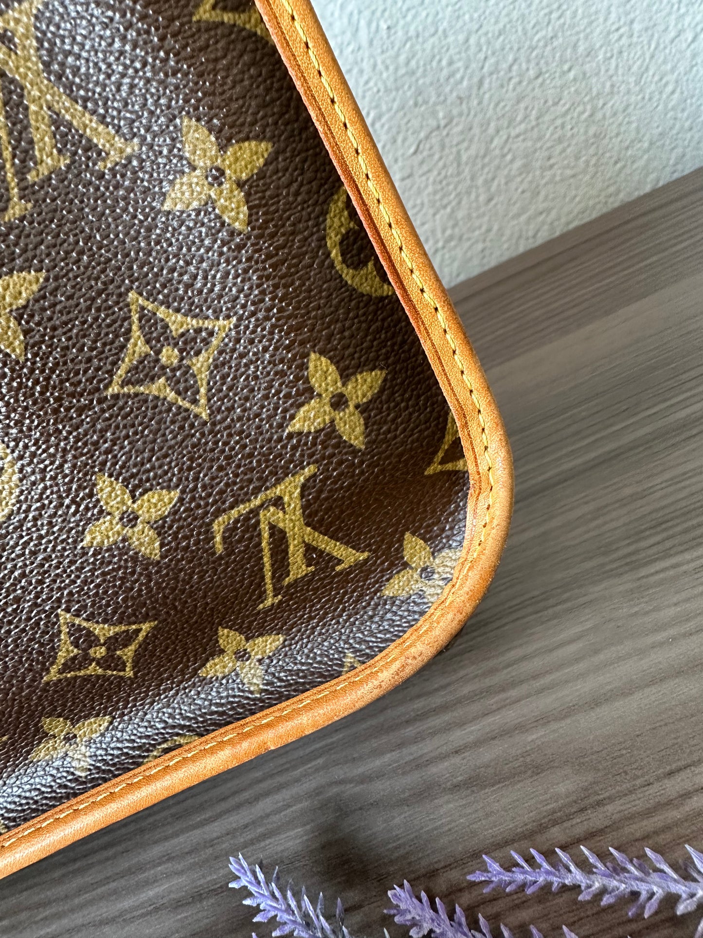 Pre-owned Authentic Louis Vuitton Bosphore PM Monogram Shoulder / Crossbody bag