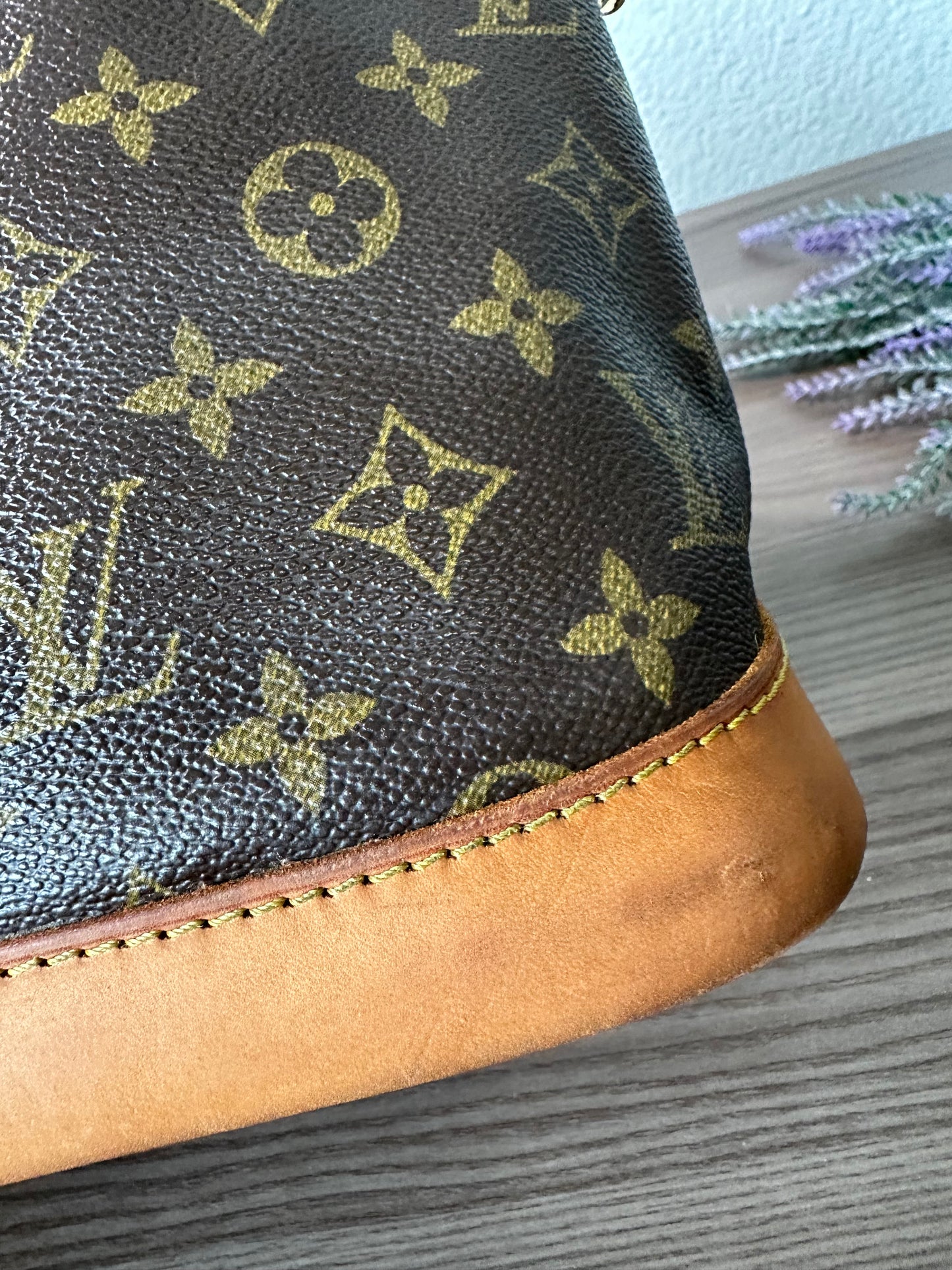 Pre-owned Authentic Louis Vuitton Alma PM Monogram Handbag