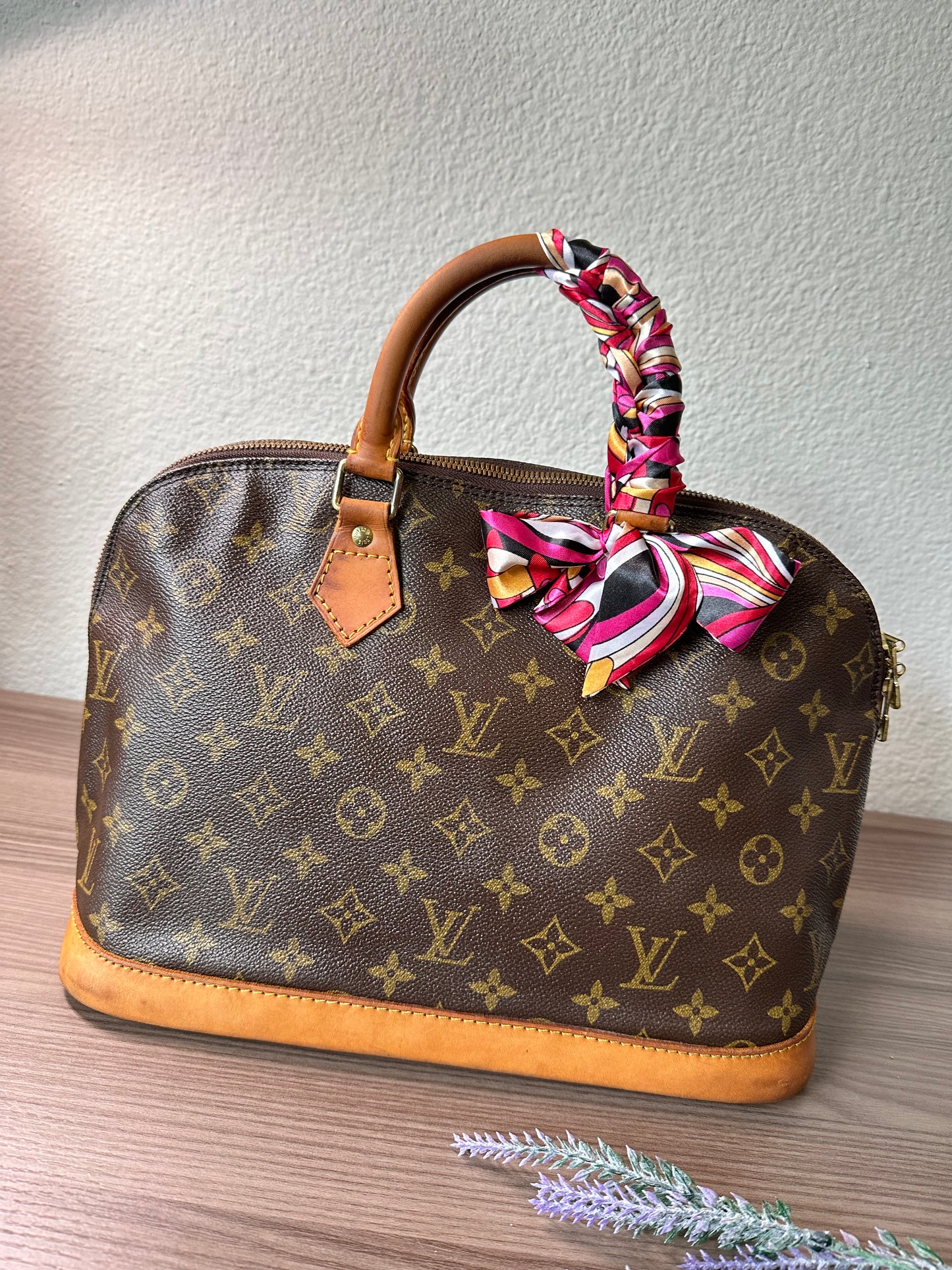 Pre-owned Authentic Louis Vuitton Alma PM Monogram Handbag