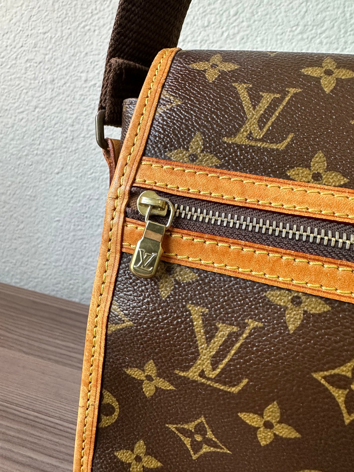 Pre-owned Authentic Louis Vuitton Bosphore PM Monogram Shoulder / Crossbody bag