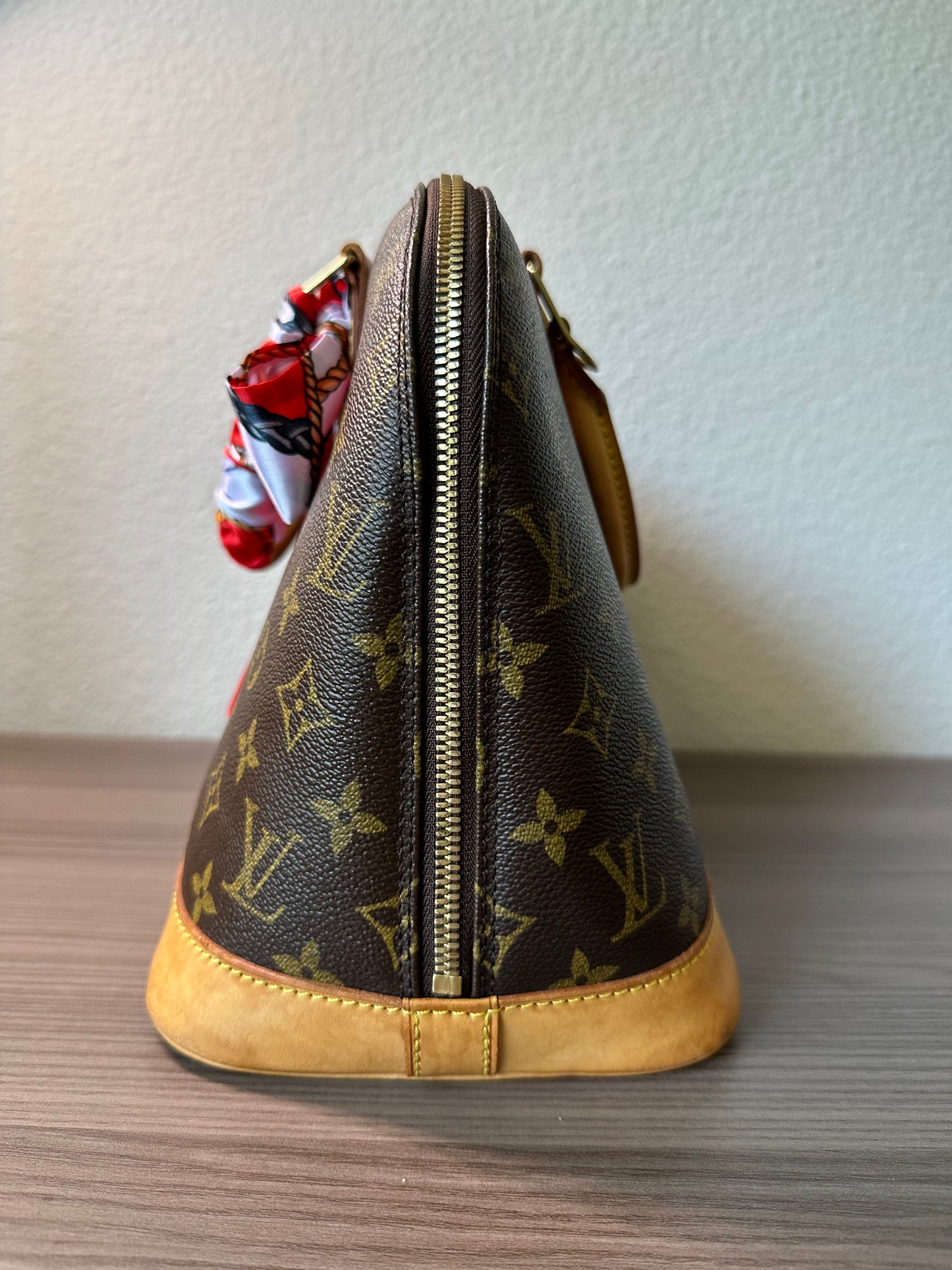Pre-owned Authentic Louis Vuitton Alma PM Monogram Handbag