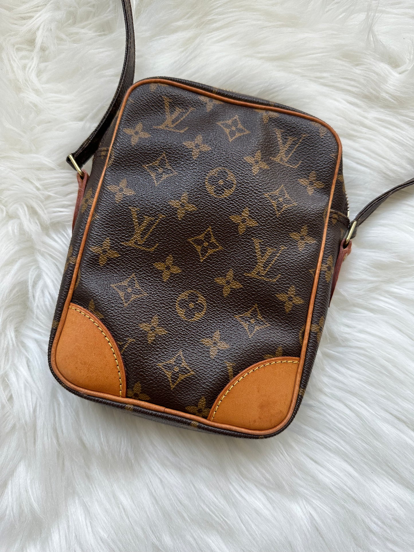 Pre-owned Authentic Louis Vuitton Danube Monogram Crossbody Bag