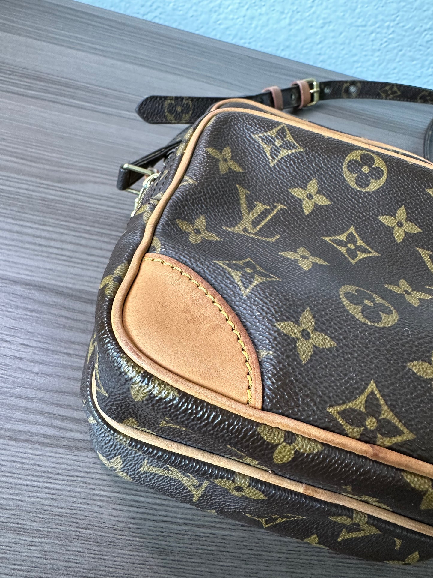 Pre-owned Authentic Louis Vuitton Amazon Monogram Crossbody Bag