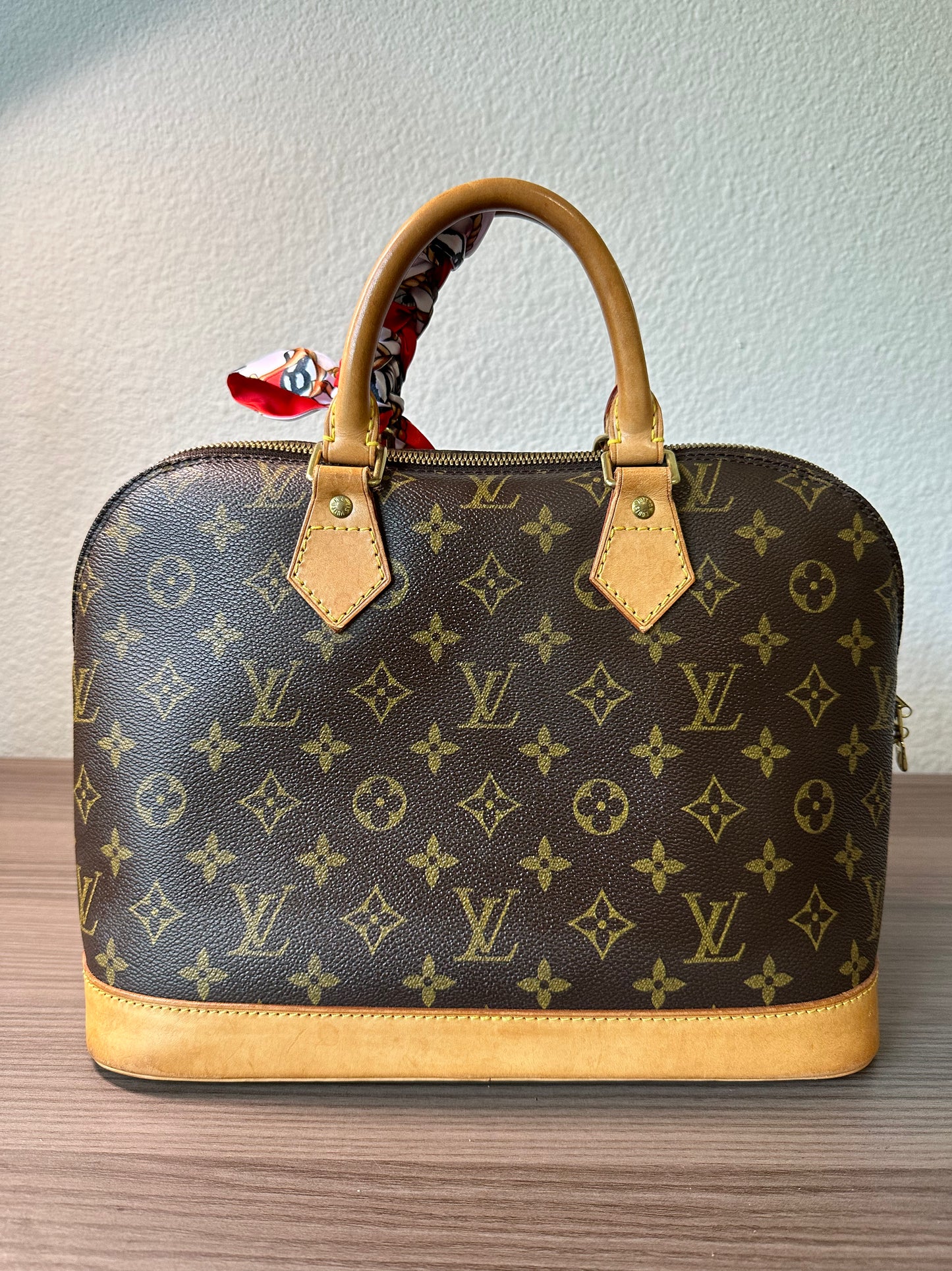 Pre-owned Authentic Louis Vuitton Alma PM Monogram Handbag