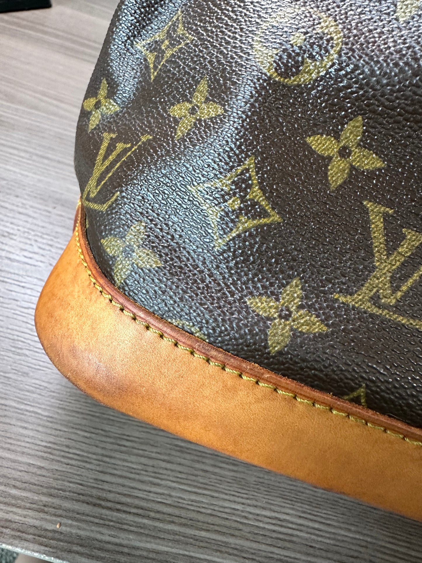 Pre-owned Authentic Louis Vuitton Alma PM Monogram Handbag